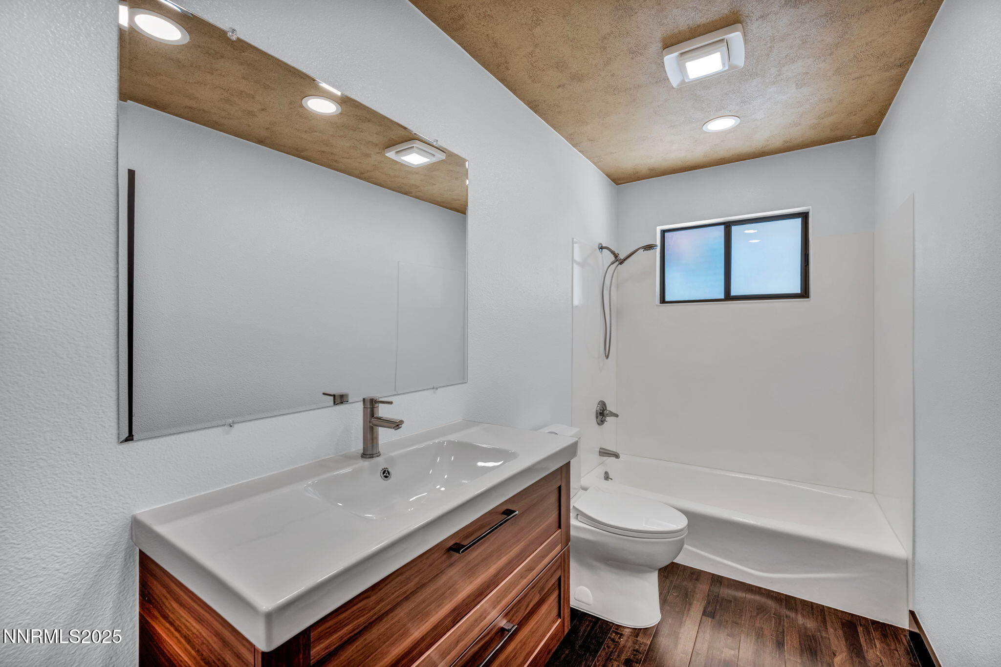 76-web-or-mls-638-n-martin-dr