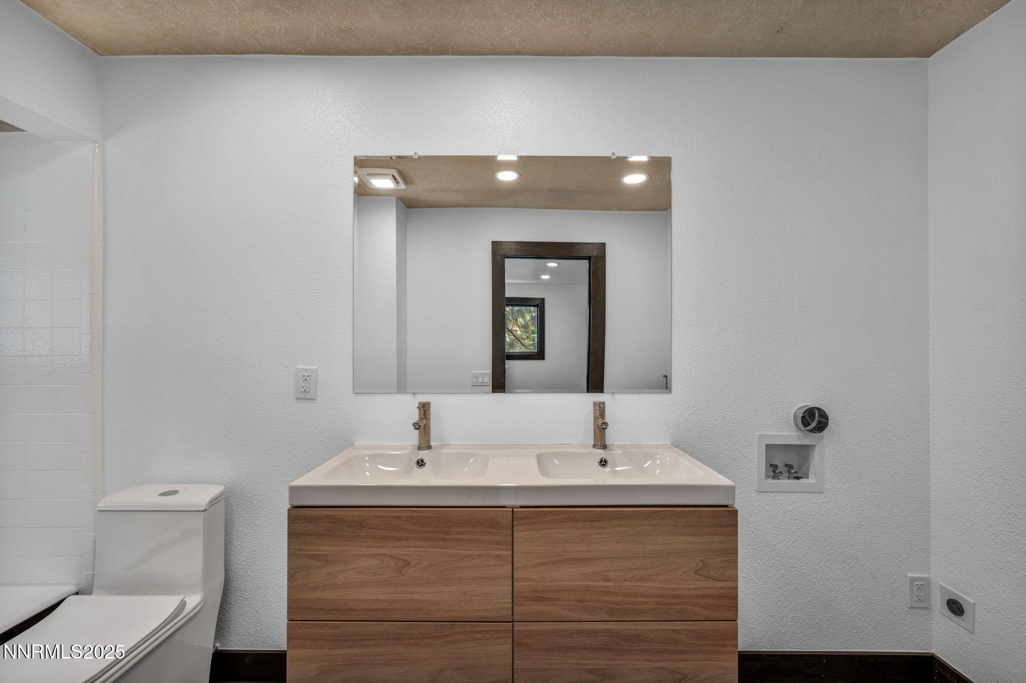 81-web-or-mls-638-n-martin-dr