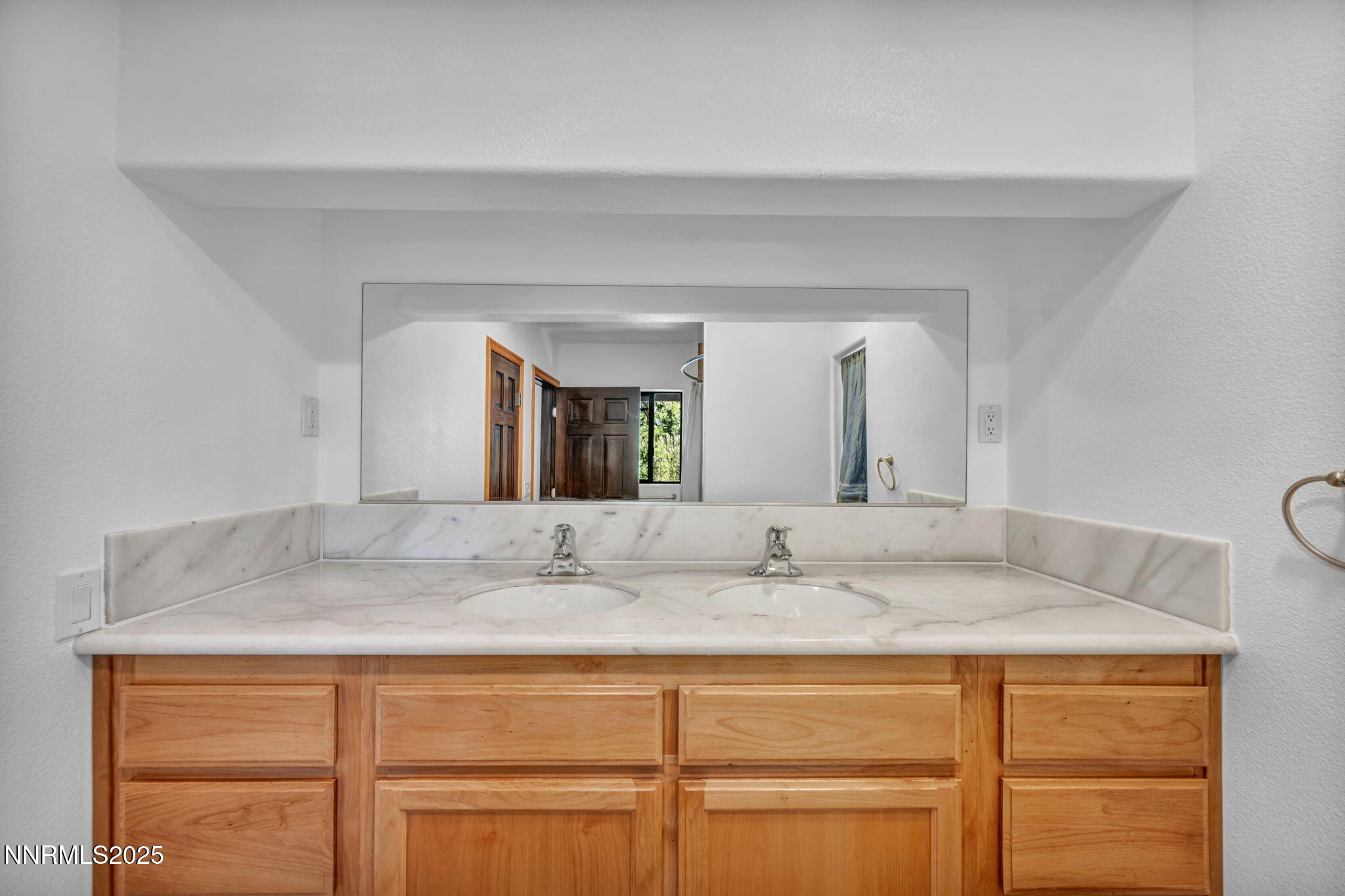 104-web-or-mls-638-n-martin-dr