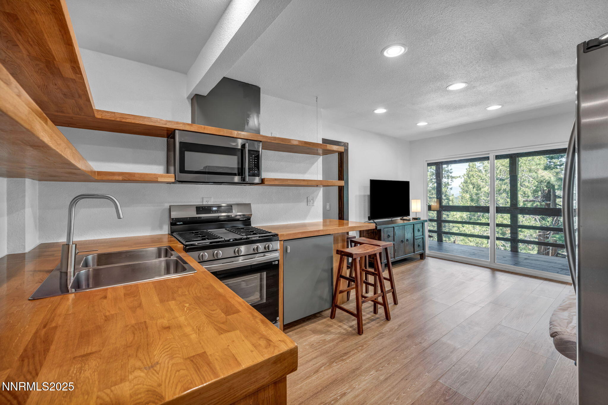 84-web-or-mls-638-n-martin-dr