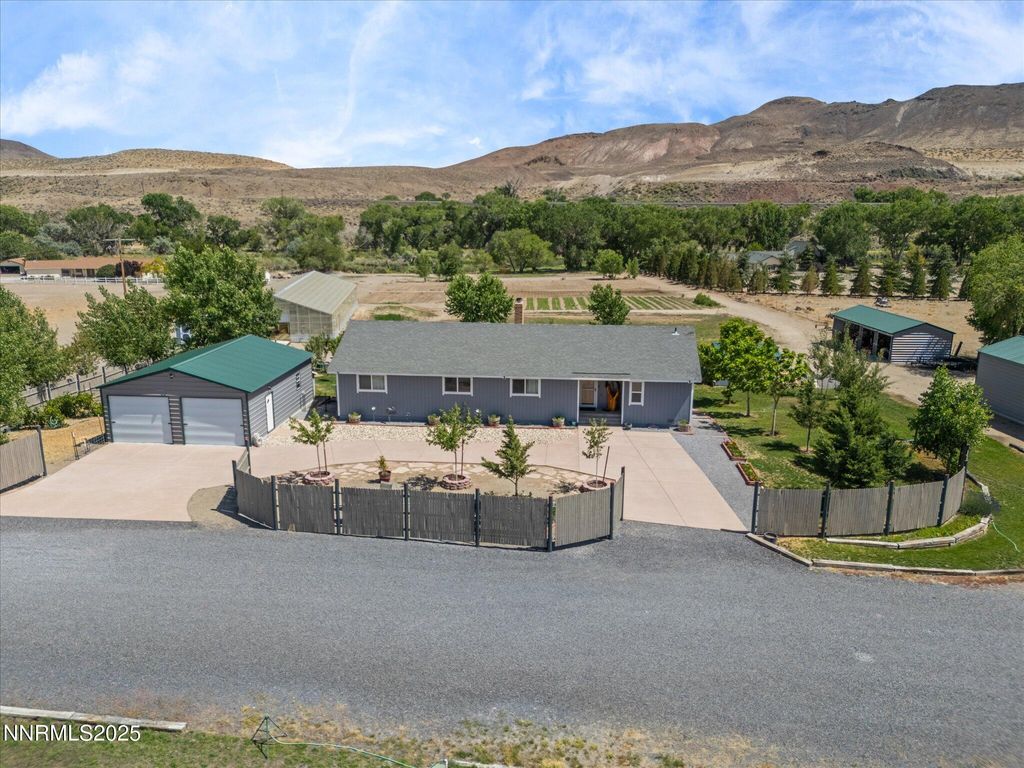 Photo of 31850 Cantlon Drive, Wadsworth, NV 89442 (MLS # 260005444)