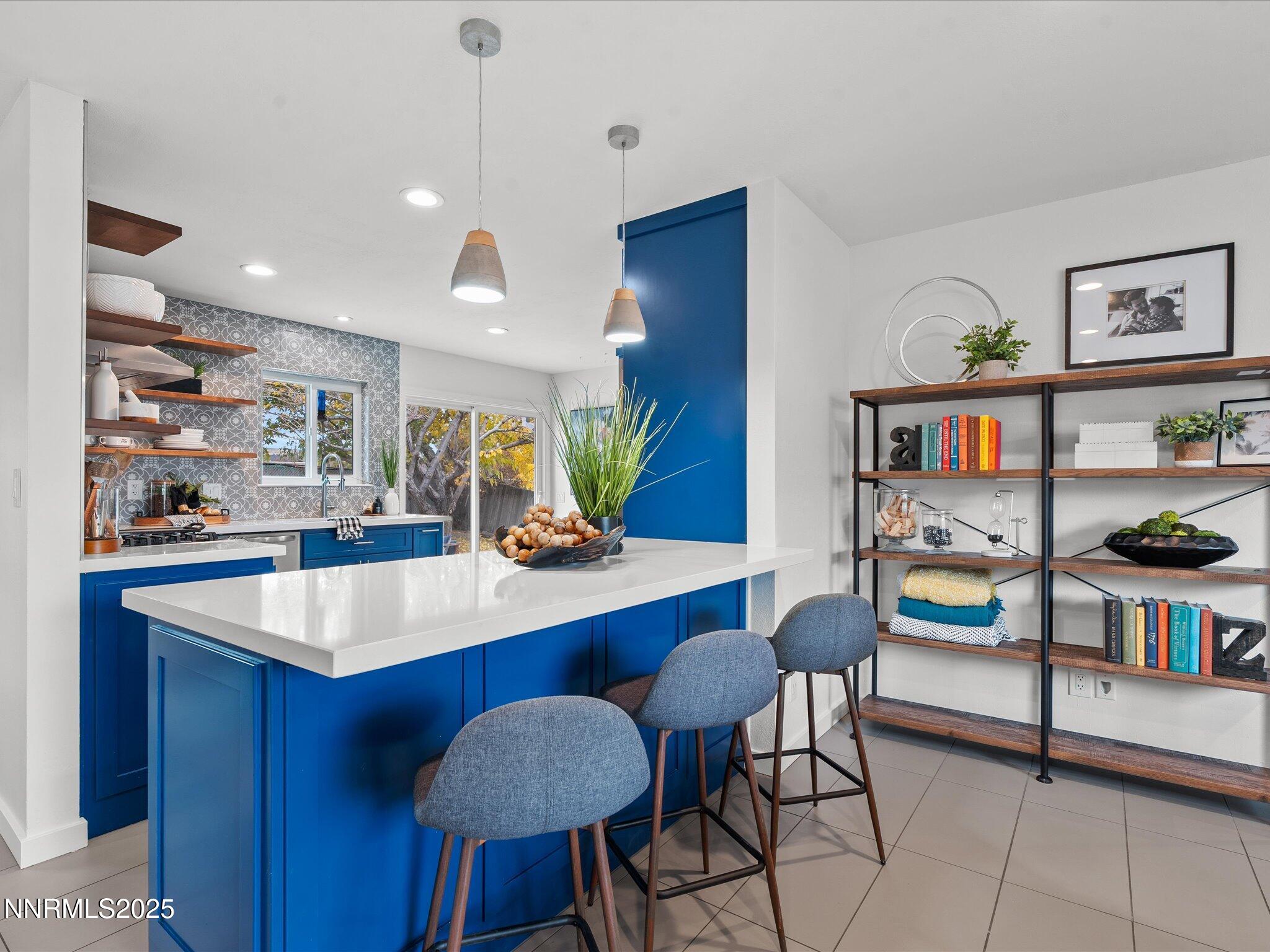 15-2955 Scholl Dr-114