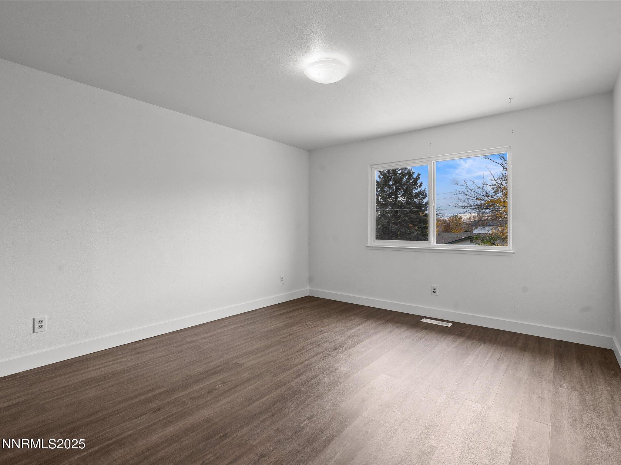 33-2955 Scholl Dr-132