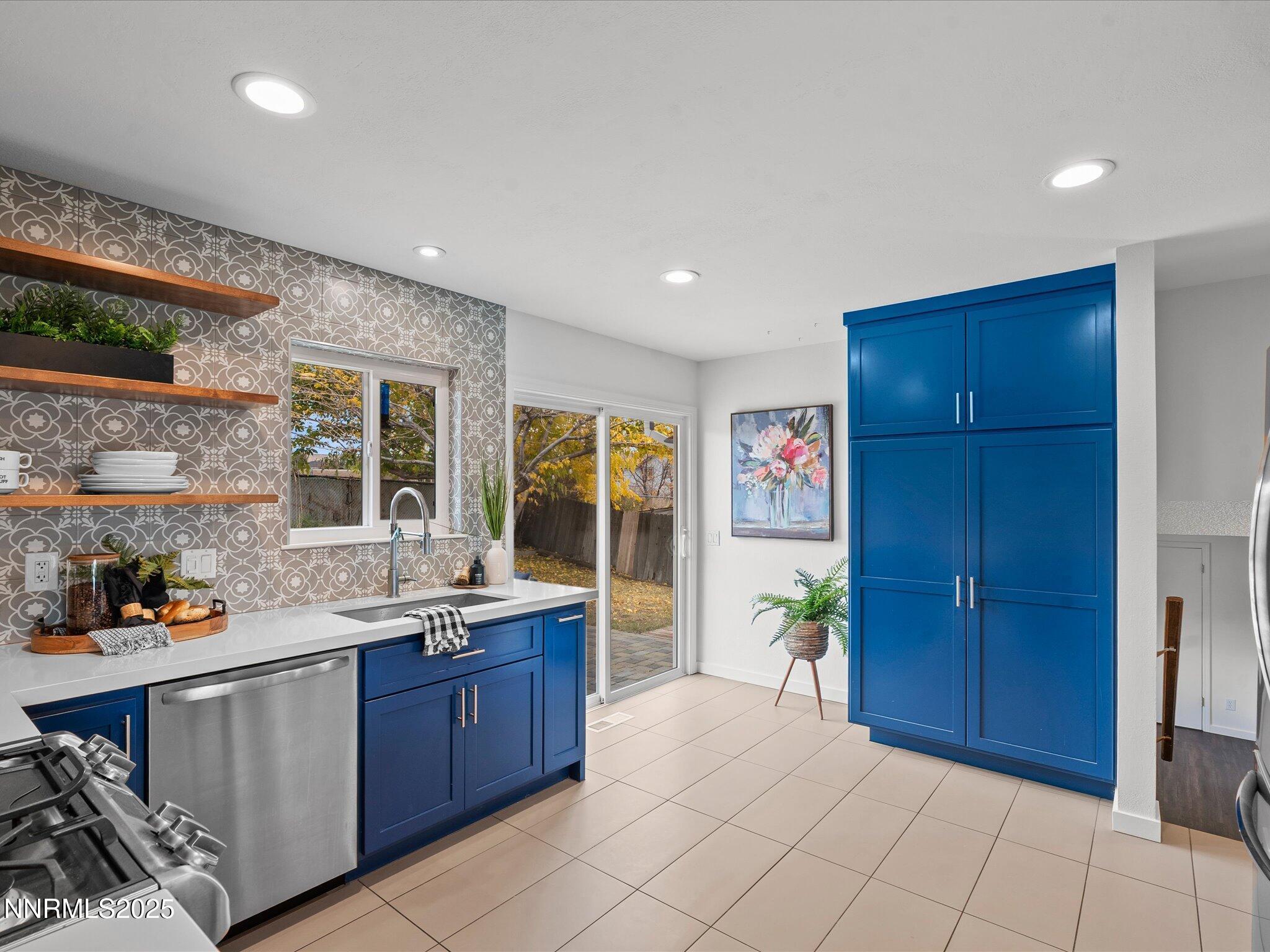 16-2955 Scholl Dr-115