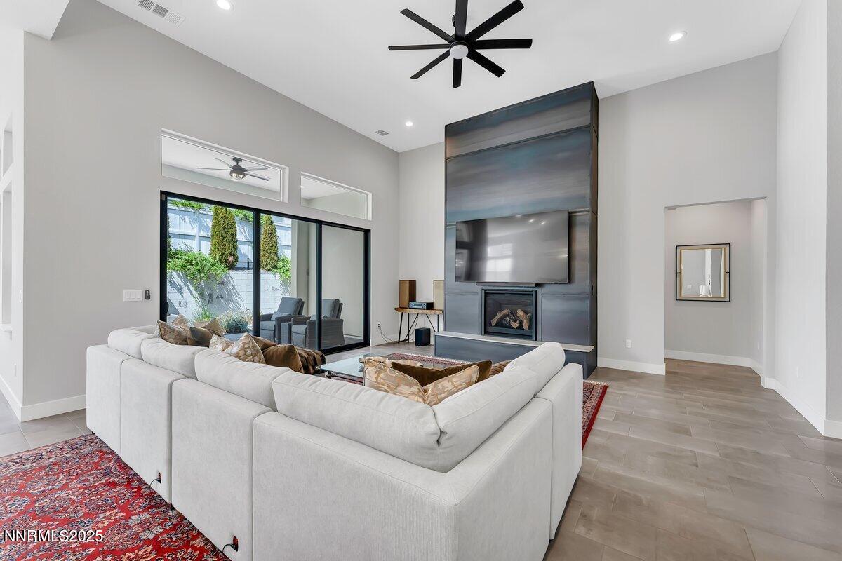 6119 S Pleasant Oak Trail