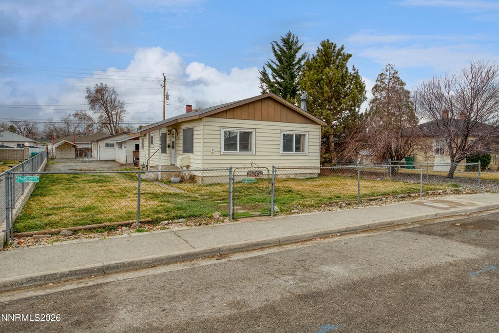 Photo of 1745 I Street, Sparks, NV 89431 (MLS # 260002420)