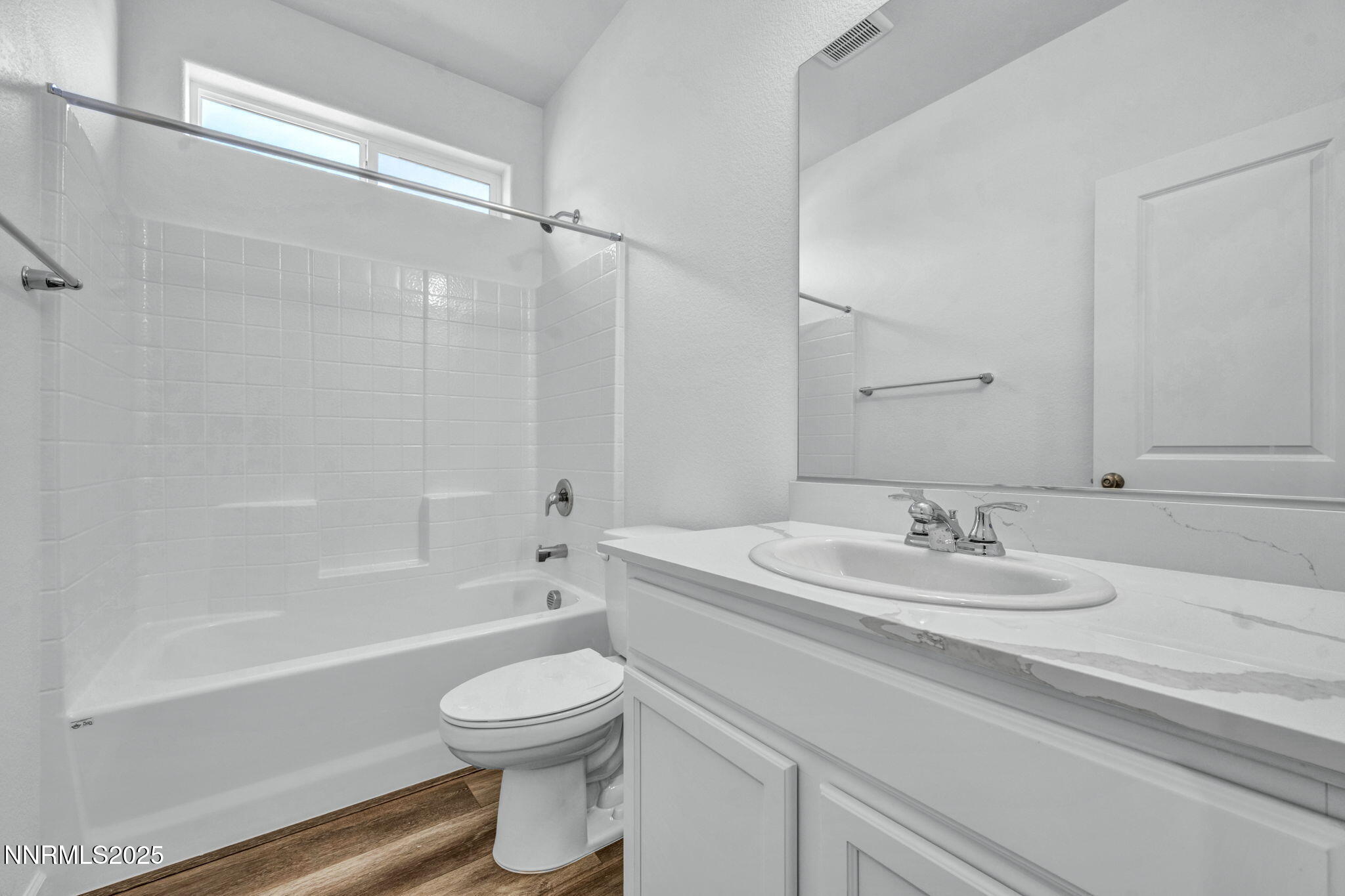 25-web-or-mls-690-e-patrician-dr