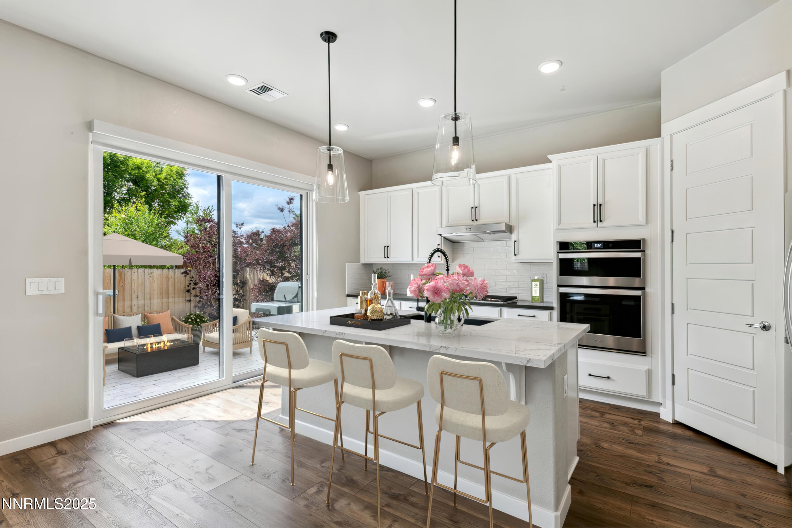 1747742232323745118_a12p