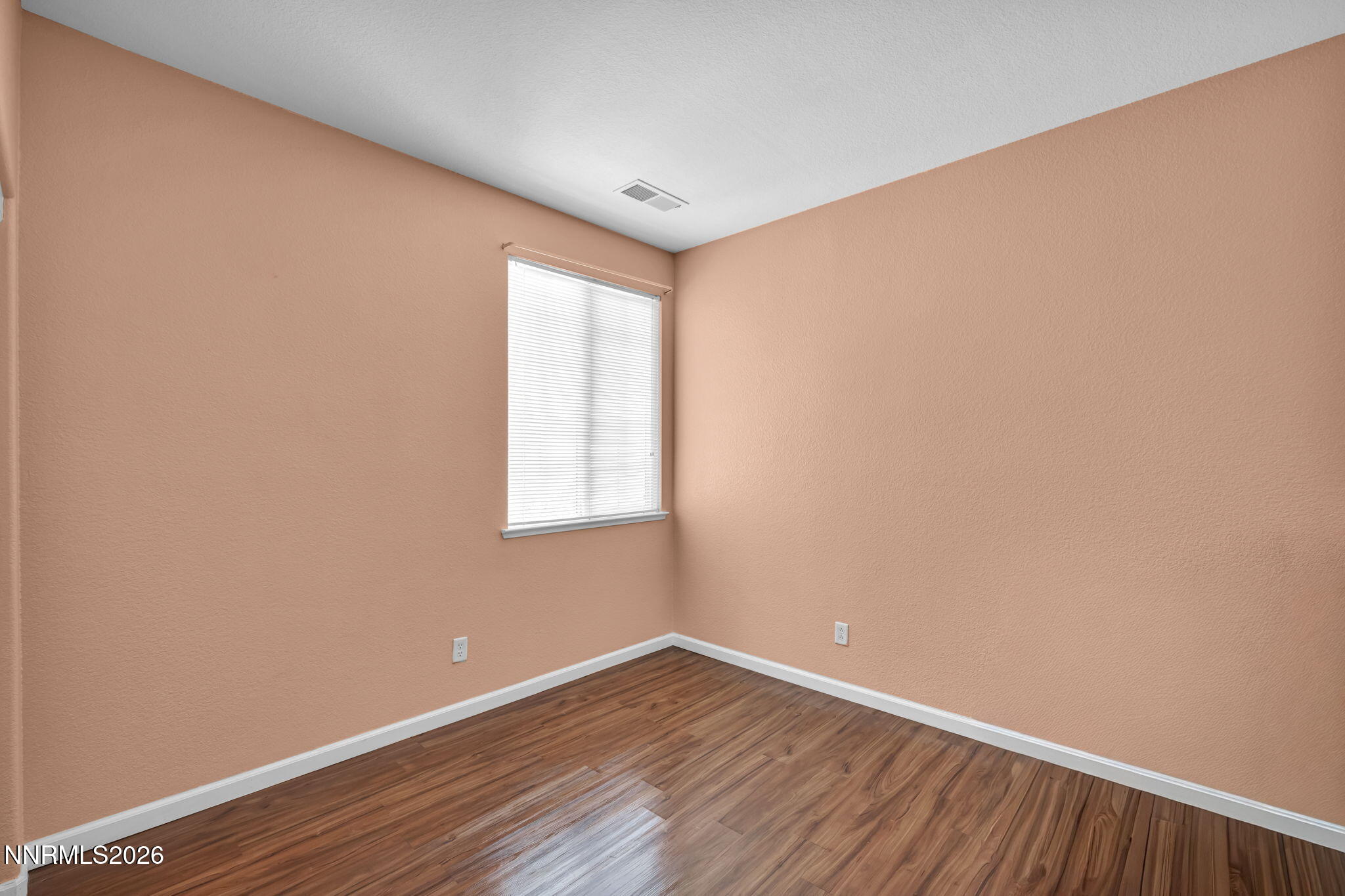36-web-or-mls-570-sunrise-cir