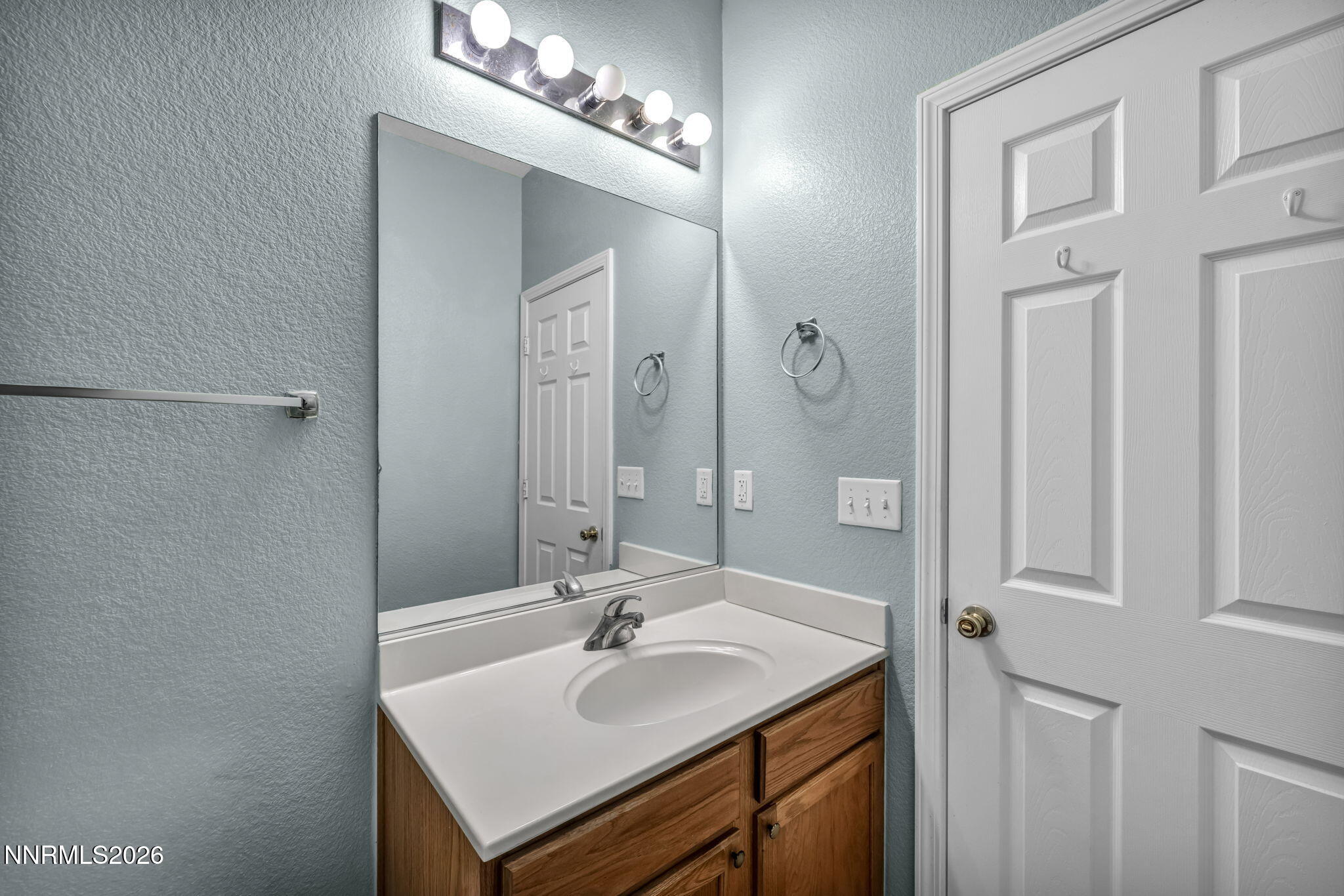 42-web-or-mls-570-sunrise-cir