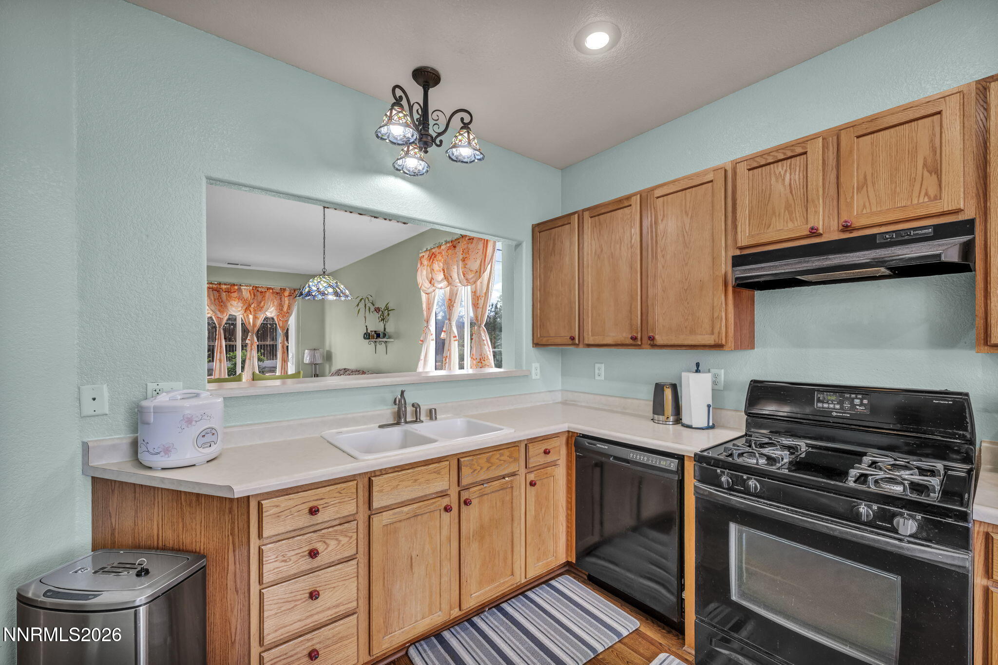26-web-or-mls-570-sunrise-cir