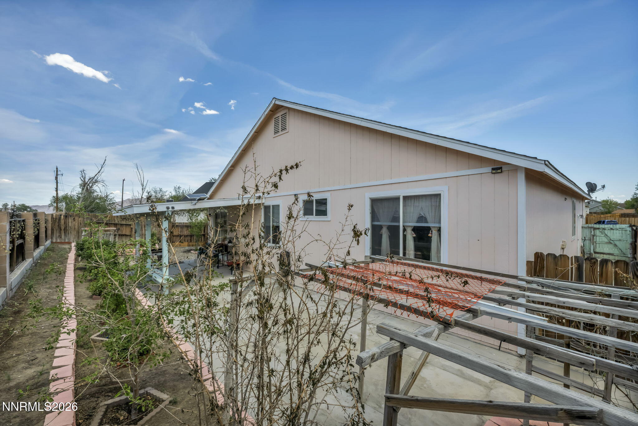 12-web-or-mls-570-sunrise-cir