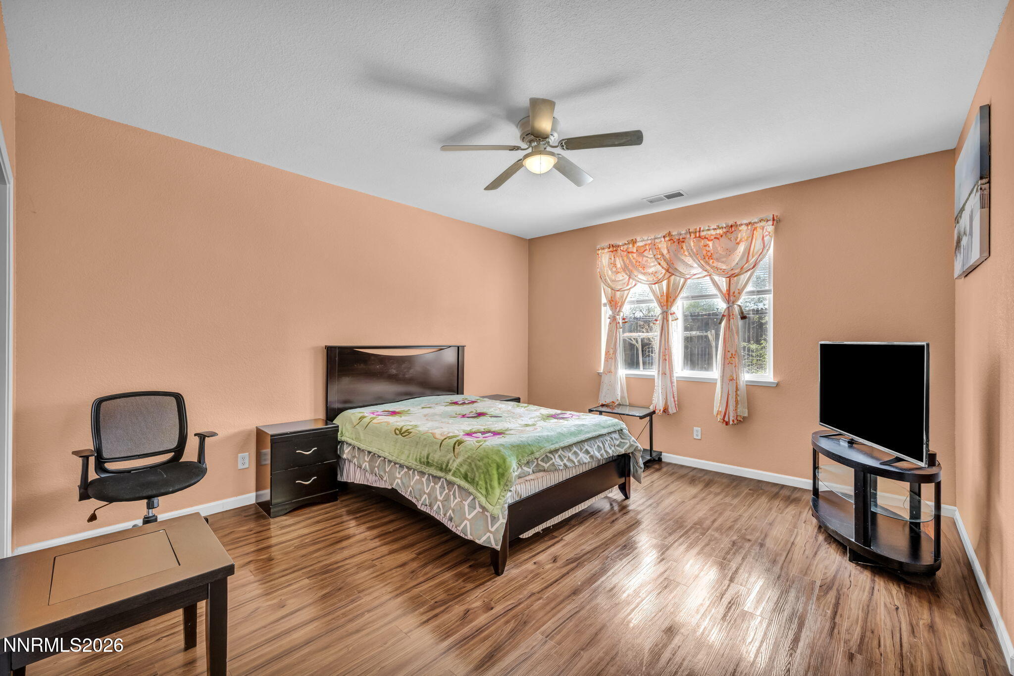 33-web-or-mls-570-sunrise-cir