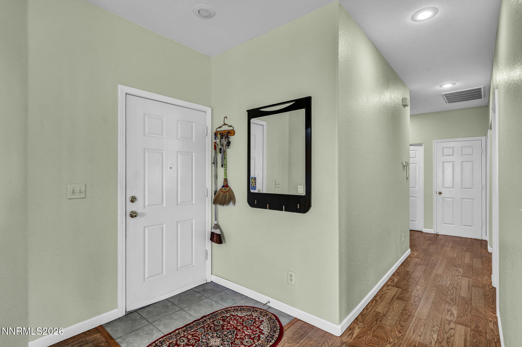 20-web-or-mls-570-sunrise-cir