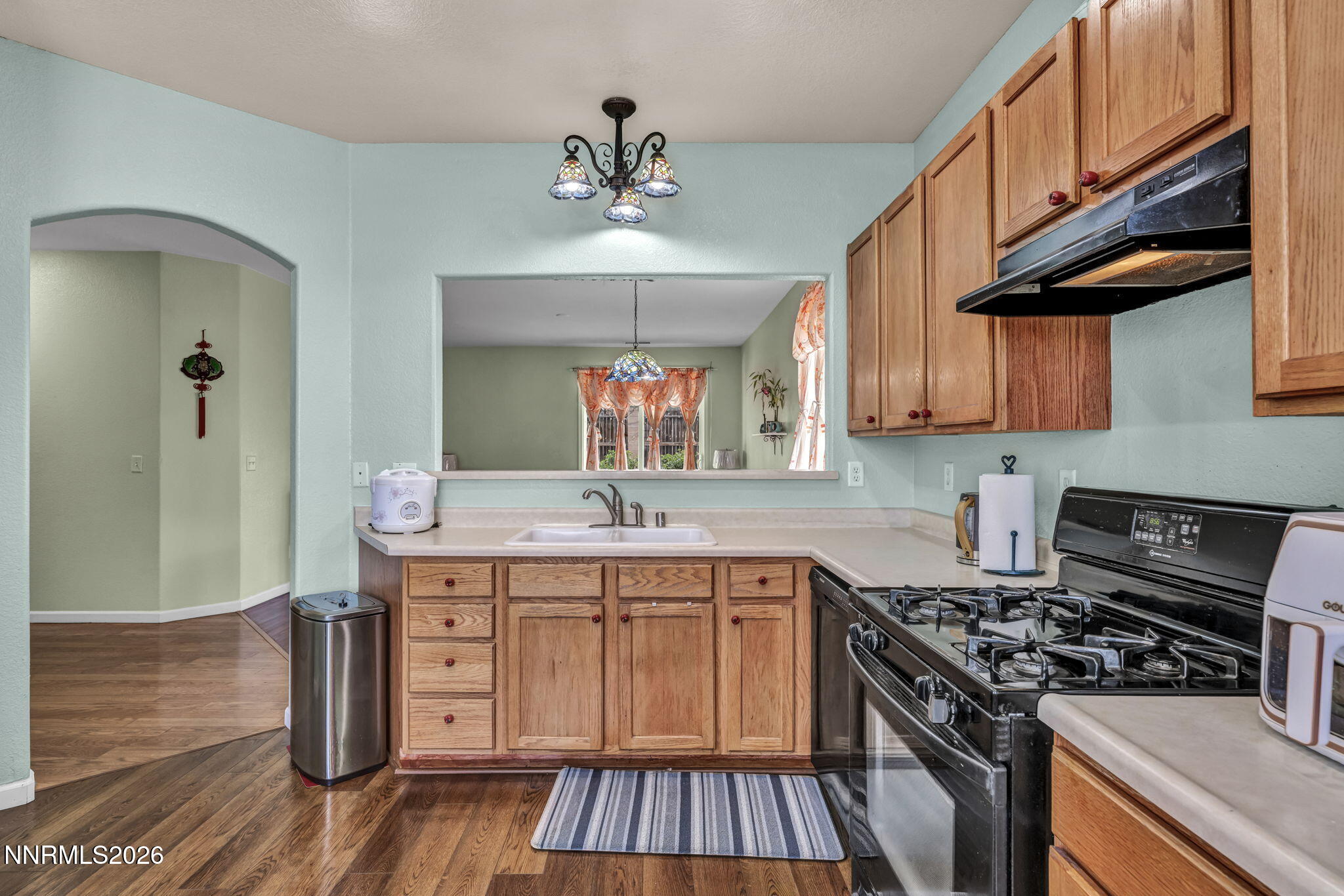 28-web-or-mls-570-sunrise-cir