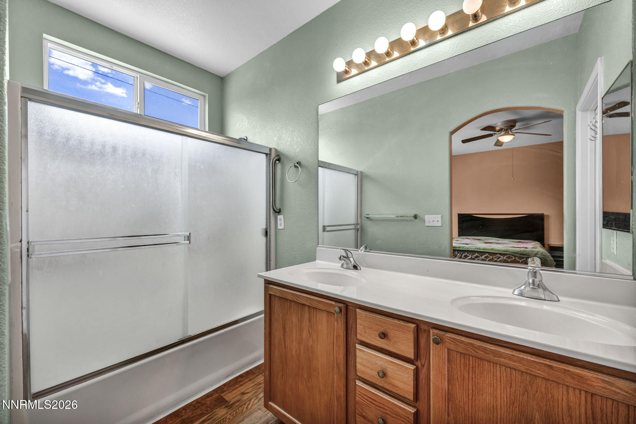 44-web-or-mls-570-sunrise-cir