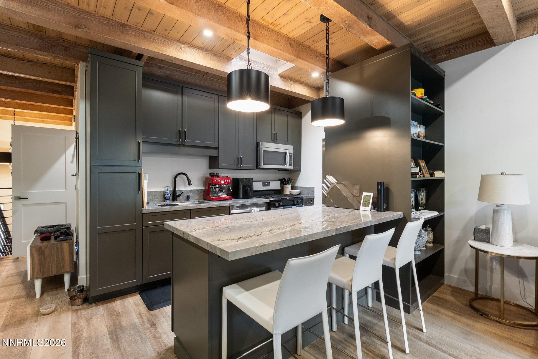 861 Southwood Boulevard 32