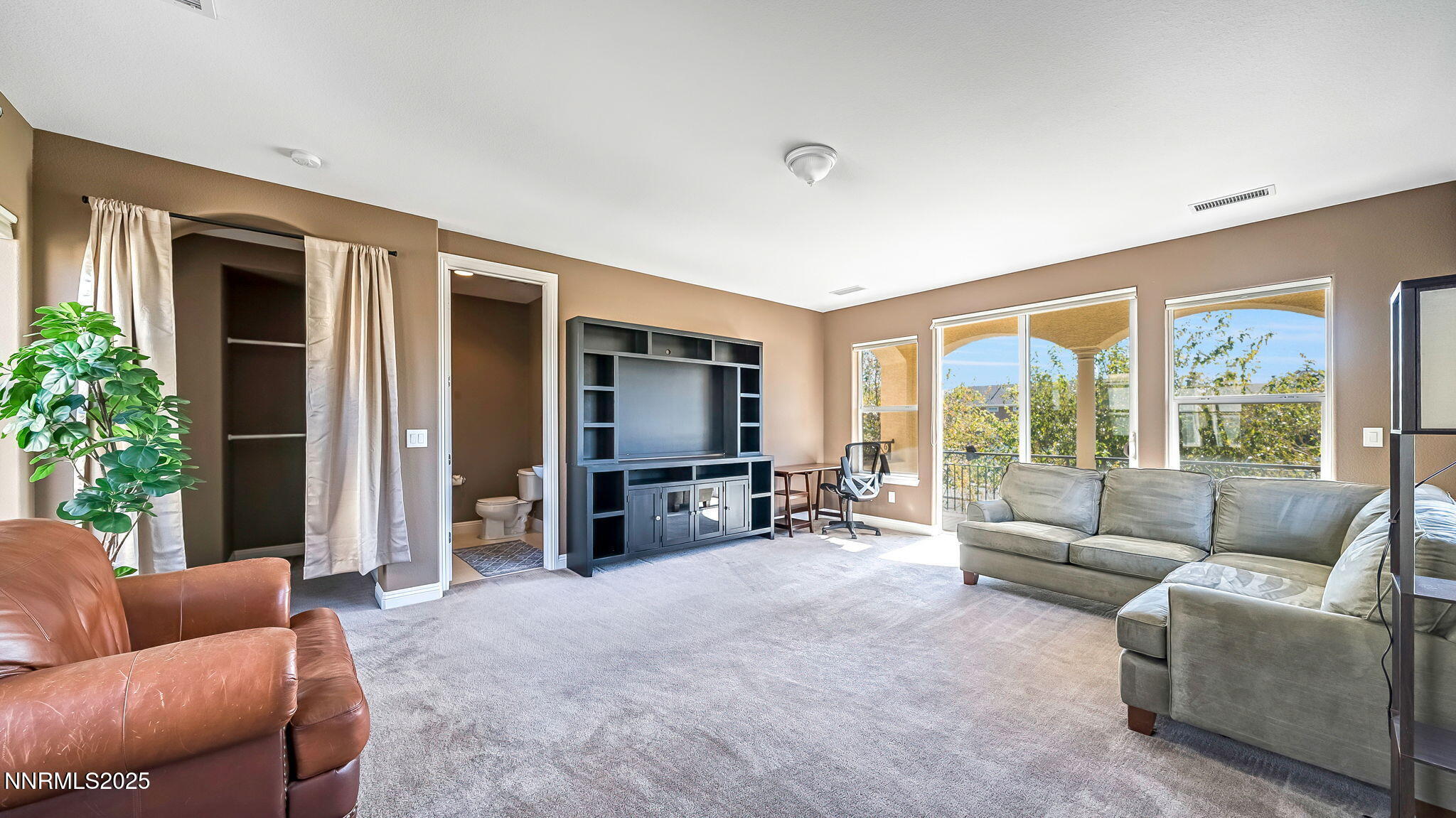 36-DSC06852_3_4_6-Edit