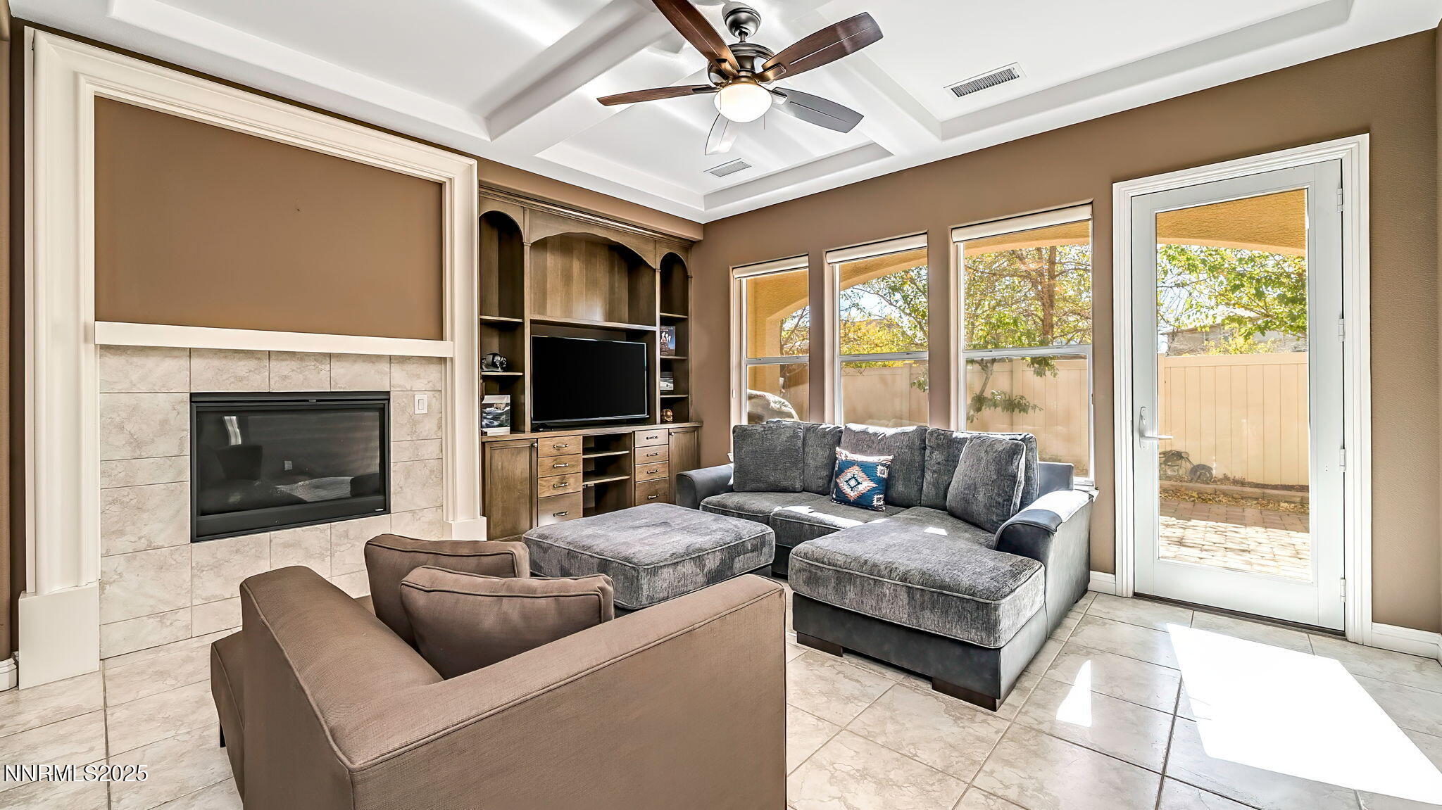 21-DSC06722_3_4_5-Edit