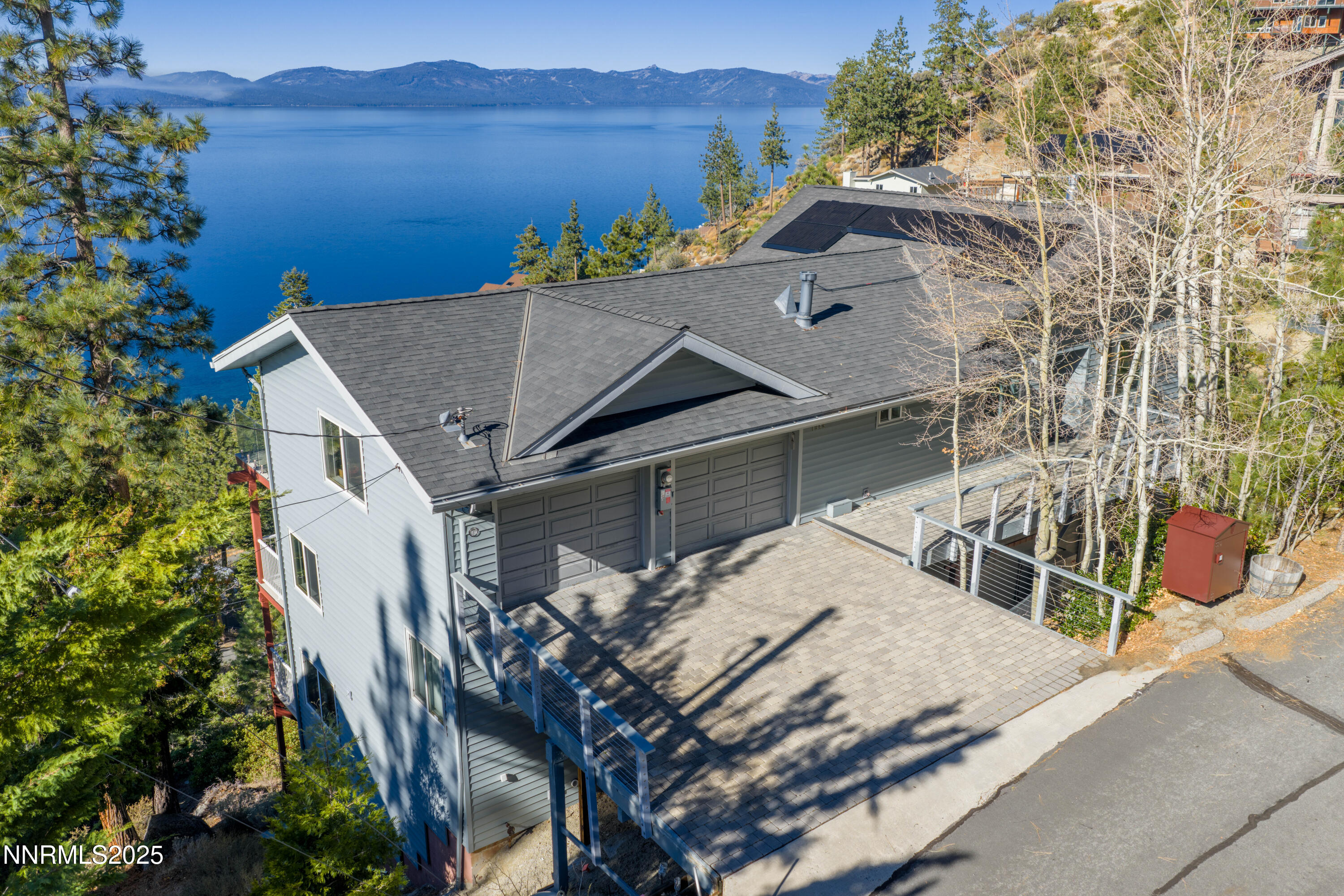 1348 Winding Way Large-9