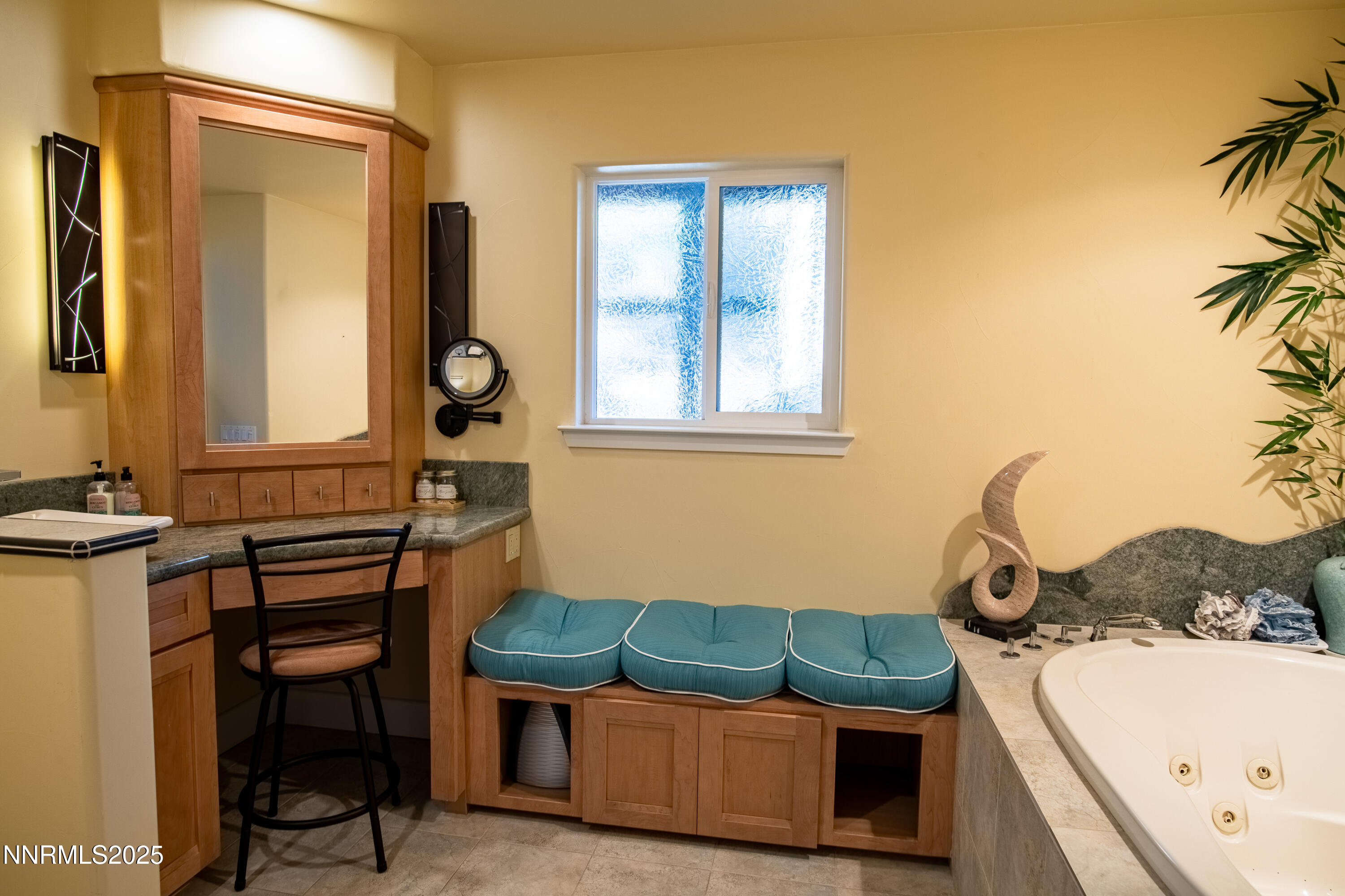 1348_WindingWay_DSC_4285-HDR