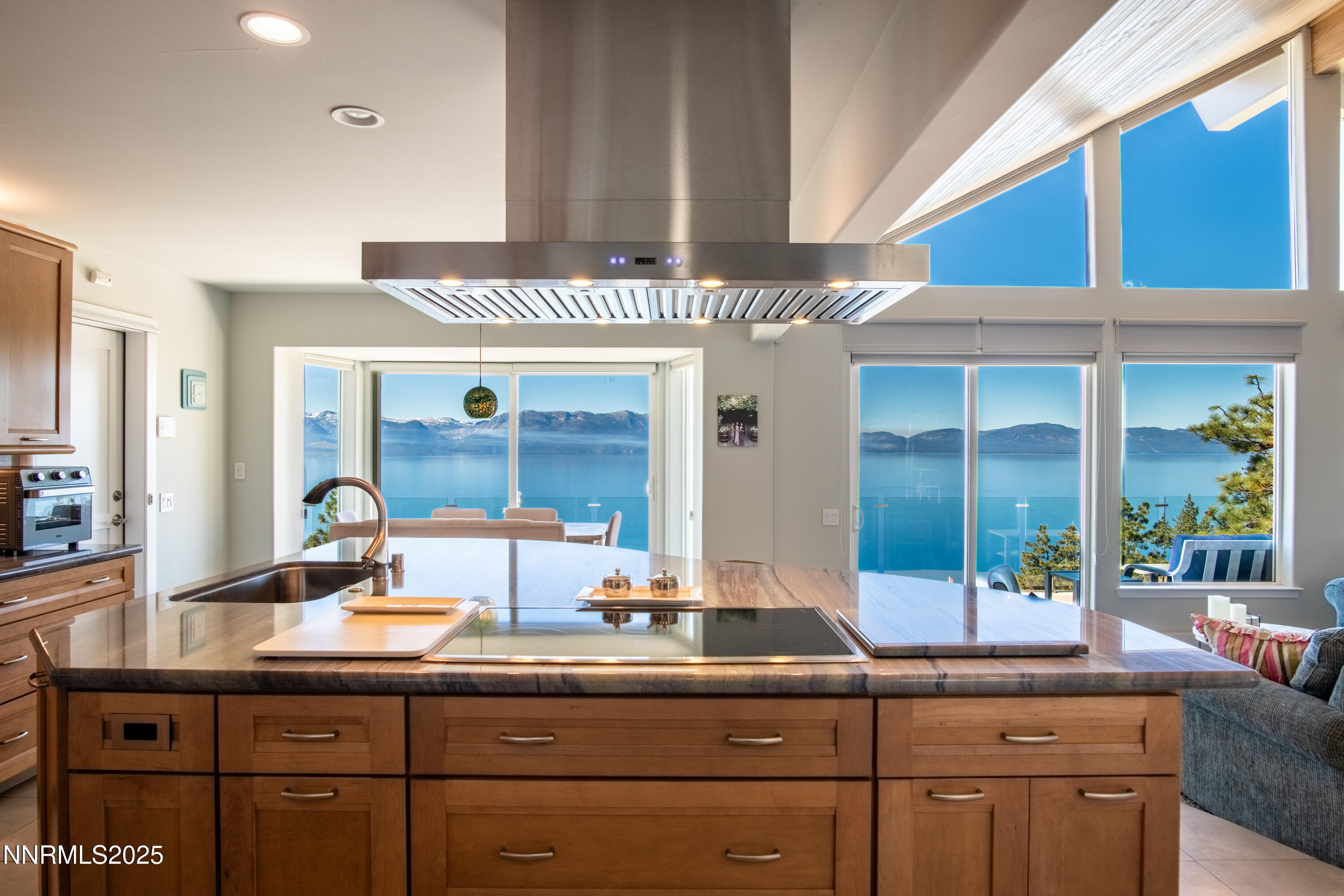 1348_WindingWay_DSC_4470-HDR