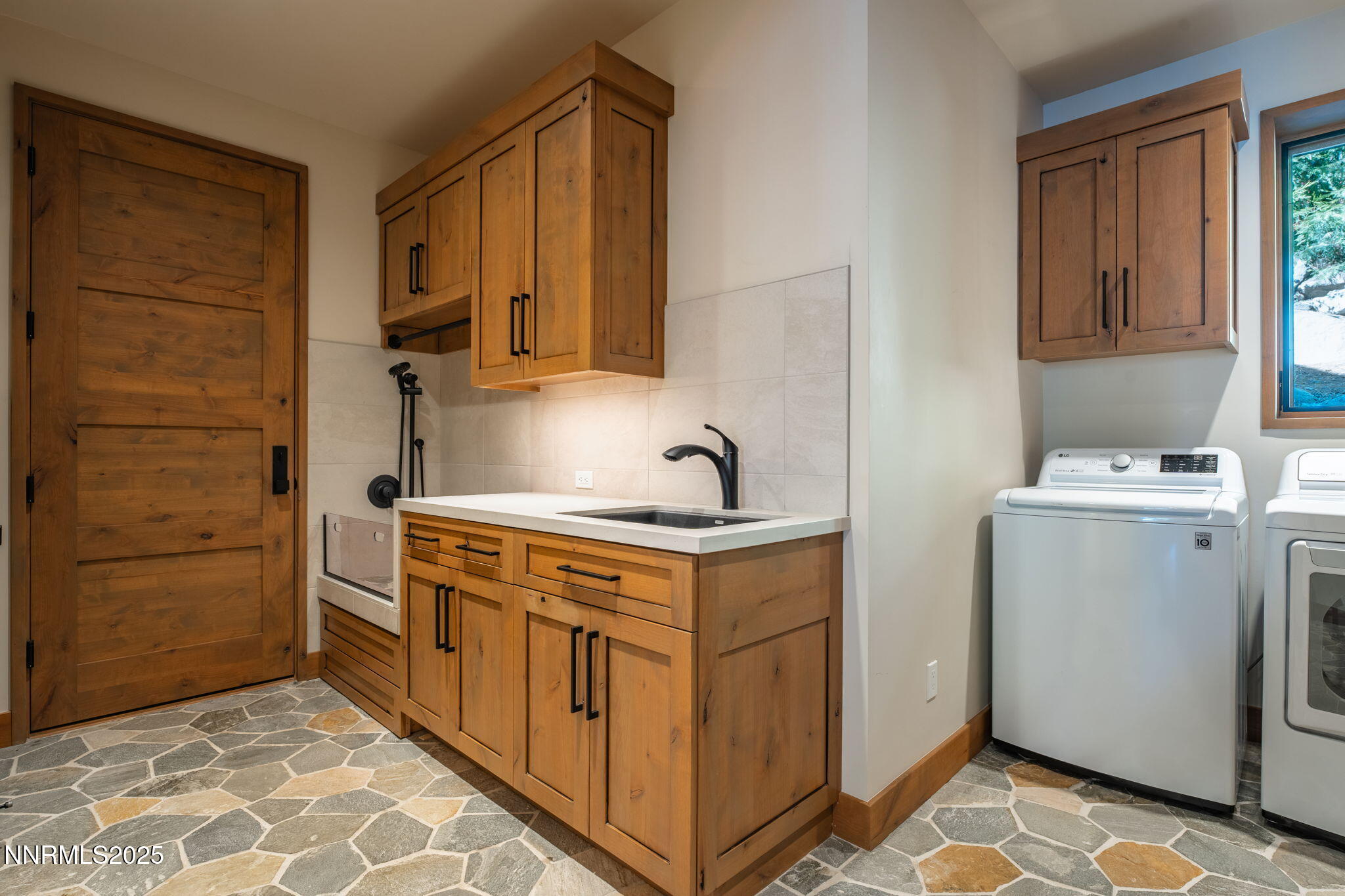 29a-64-web-or-mls-102 Slott Peak-64