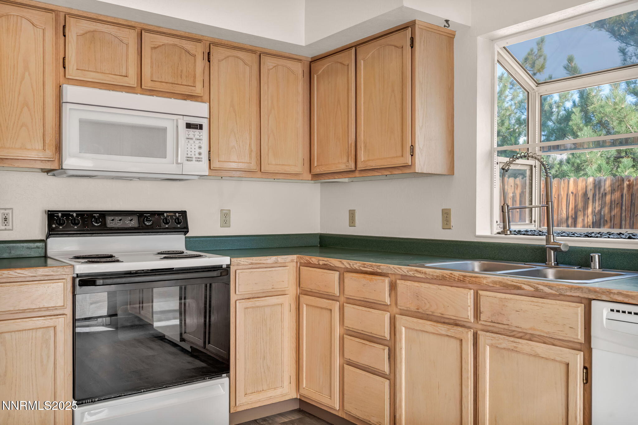 38-web-or-mls-6339-park-pl