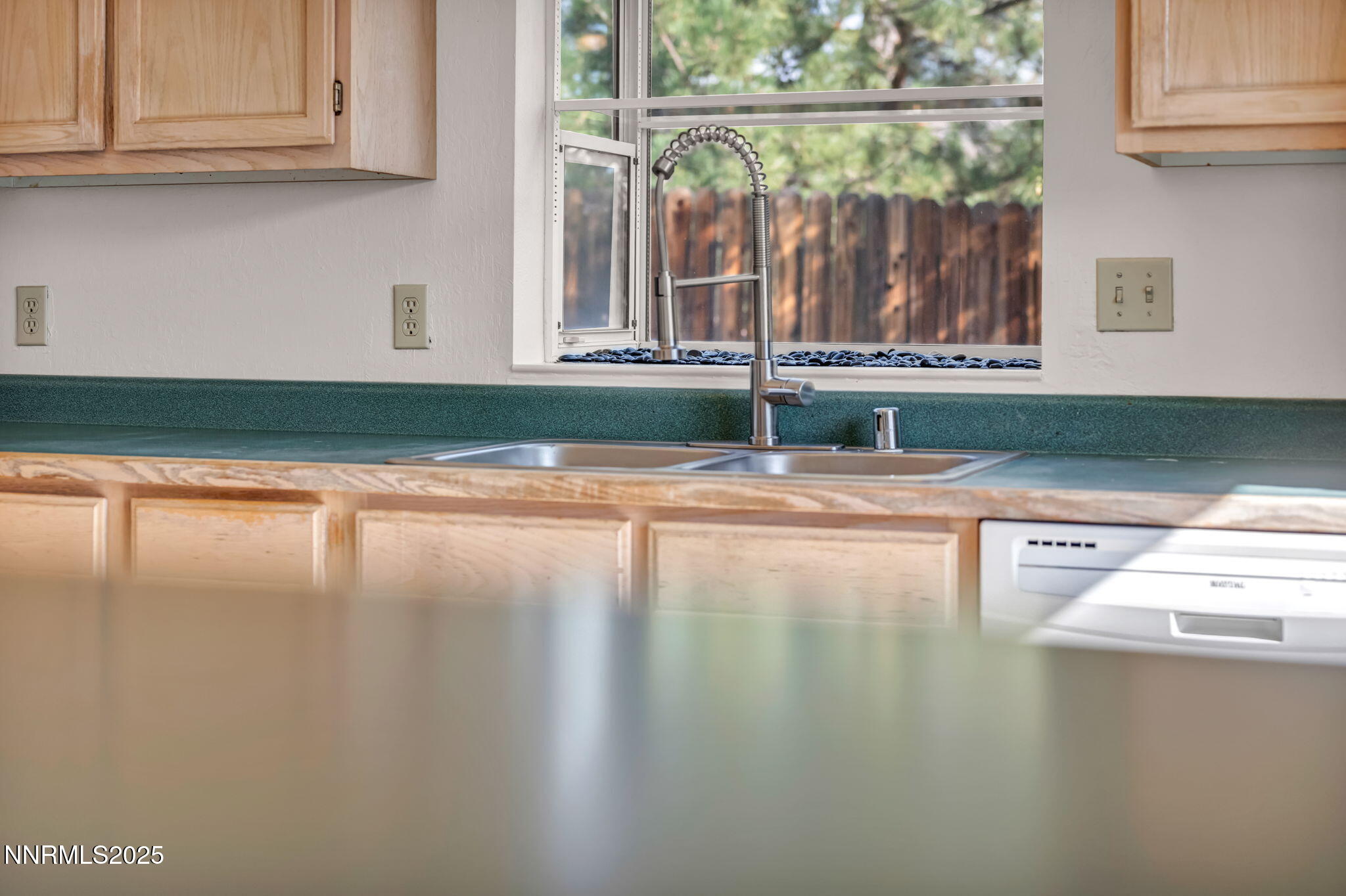 34-web-or-mls-6339-park-pl