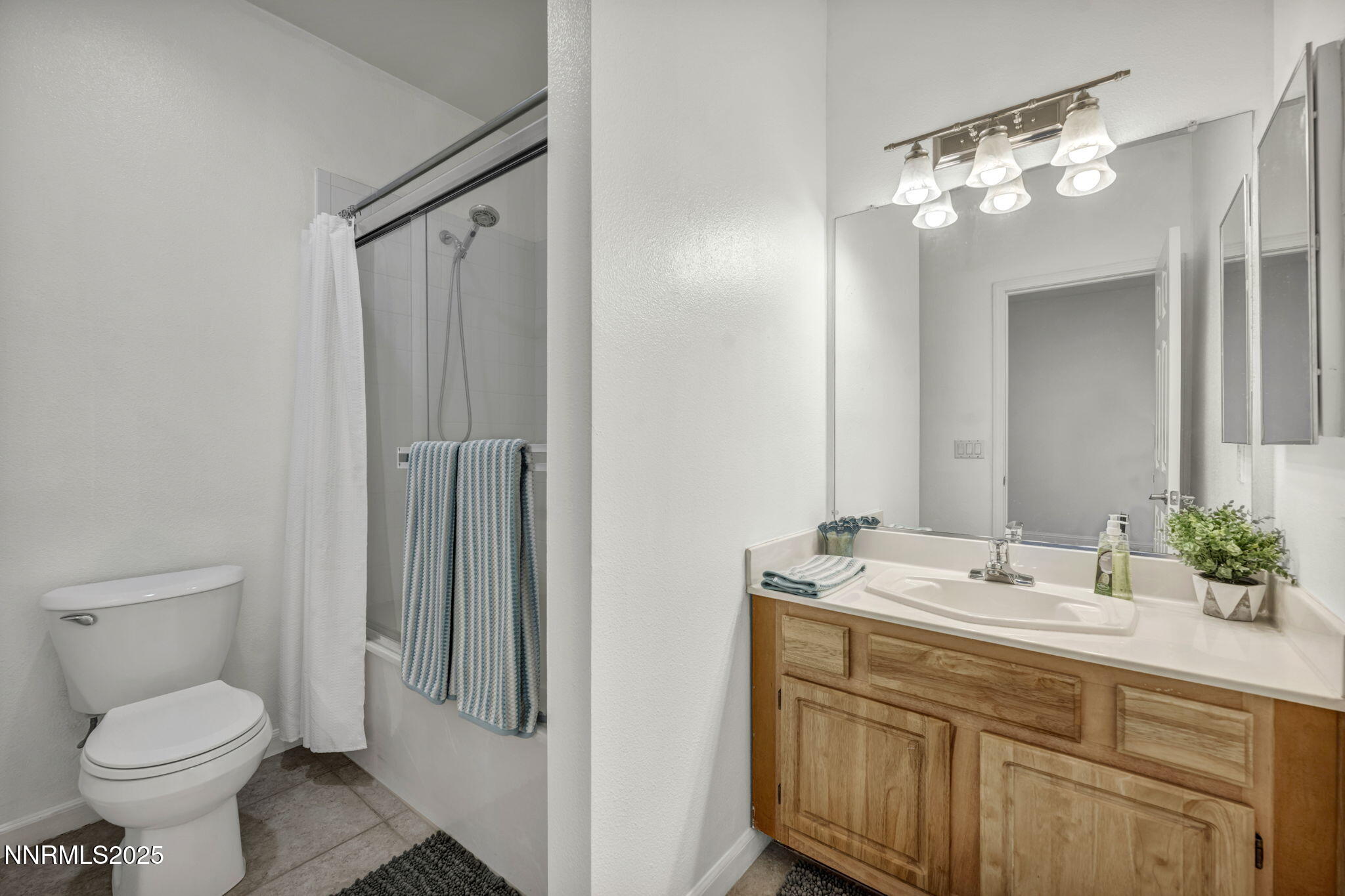 41-web-or-mls-900-s-meadows-pkwy-3223