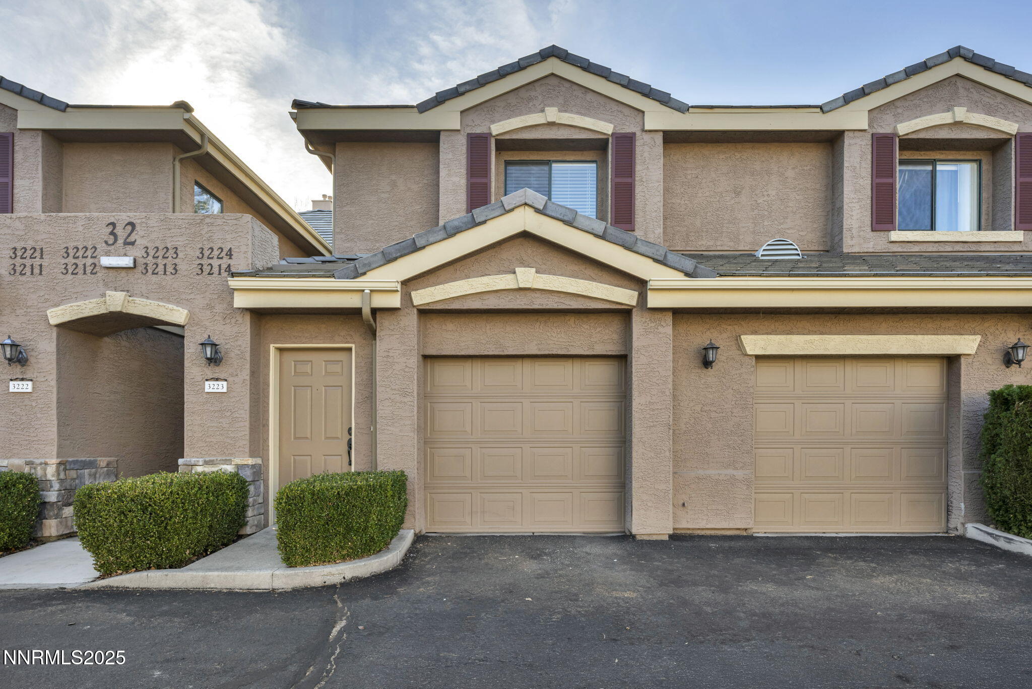 3-web-or-mls-900-s-meadows-pkwy-3223