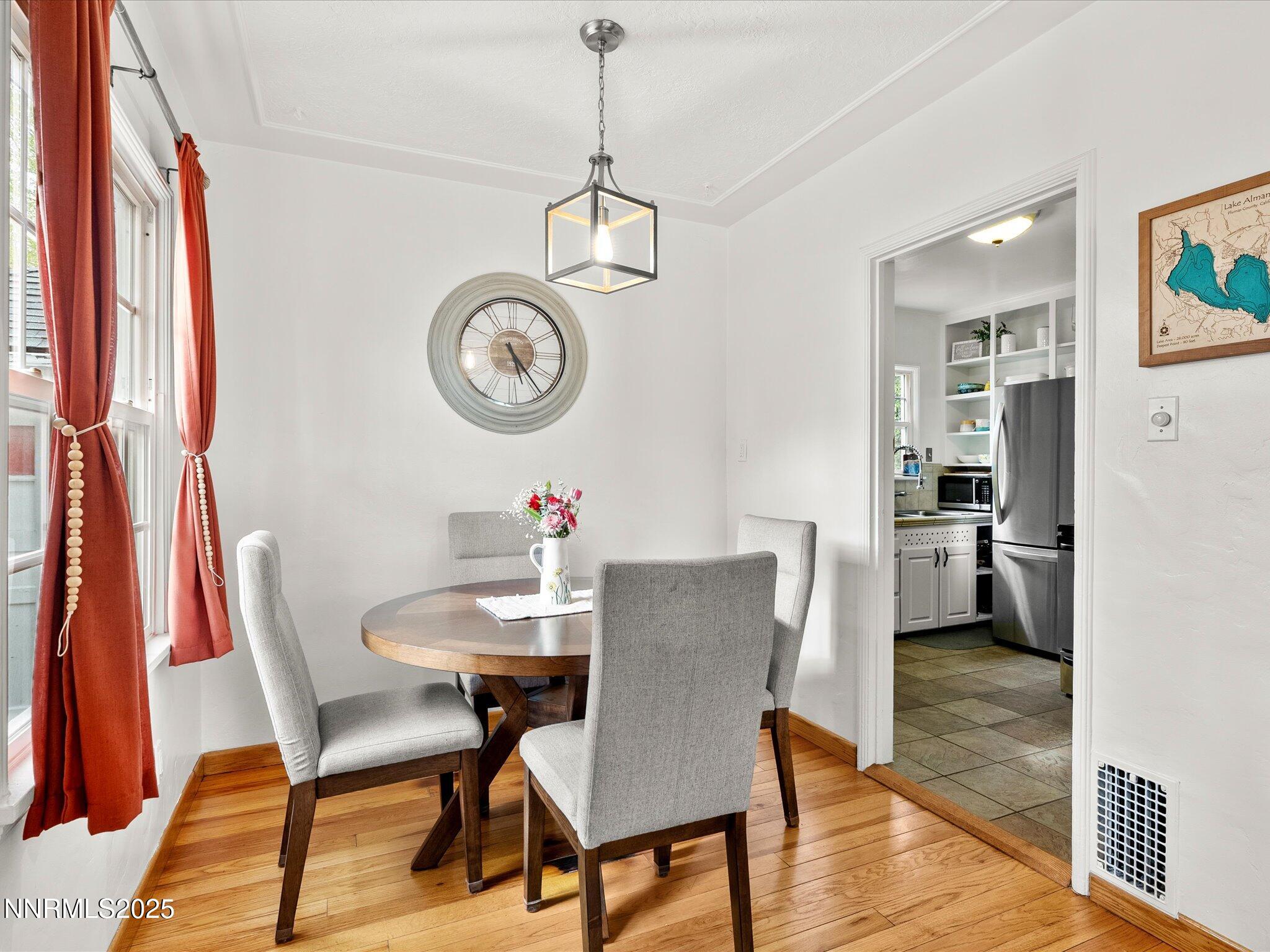 06-1620 The Strand-105