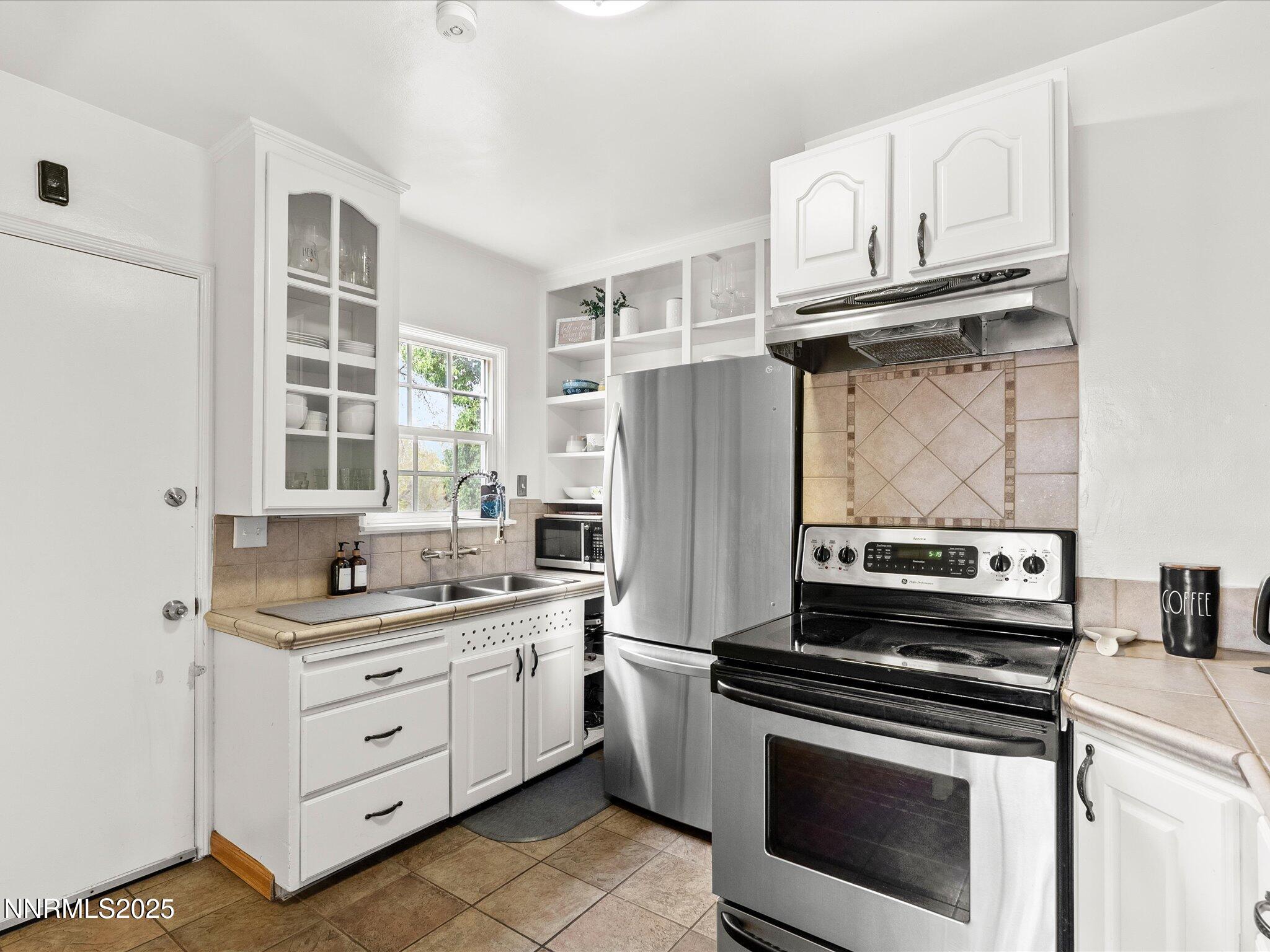 08-1620 The Strand-107