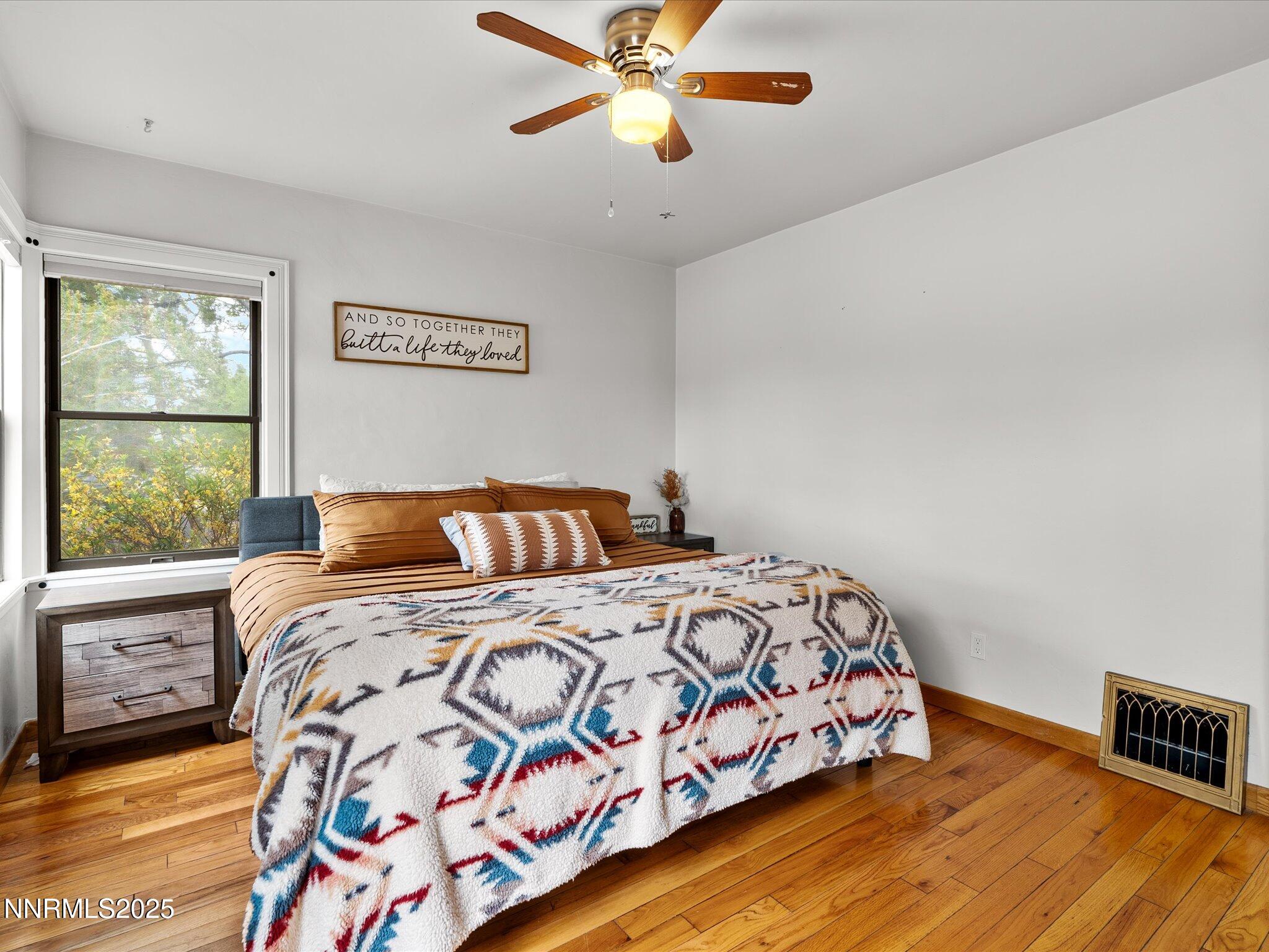 11-1620 The Strand-110