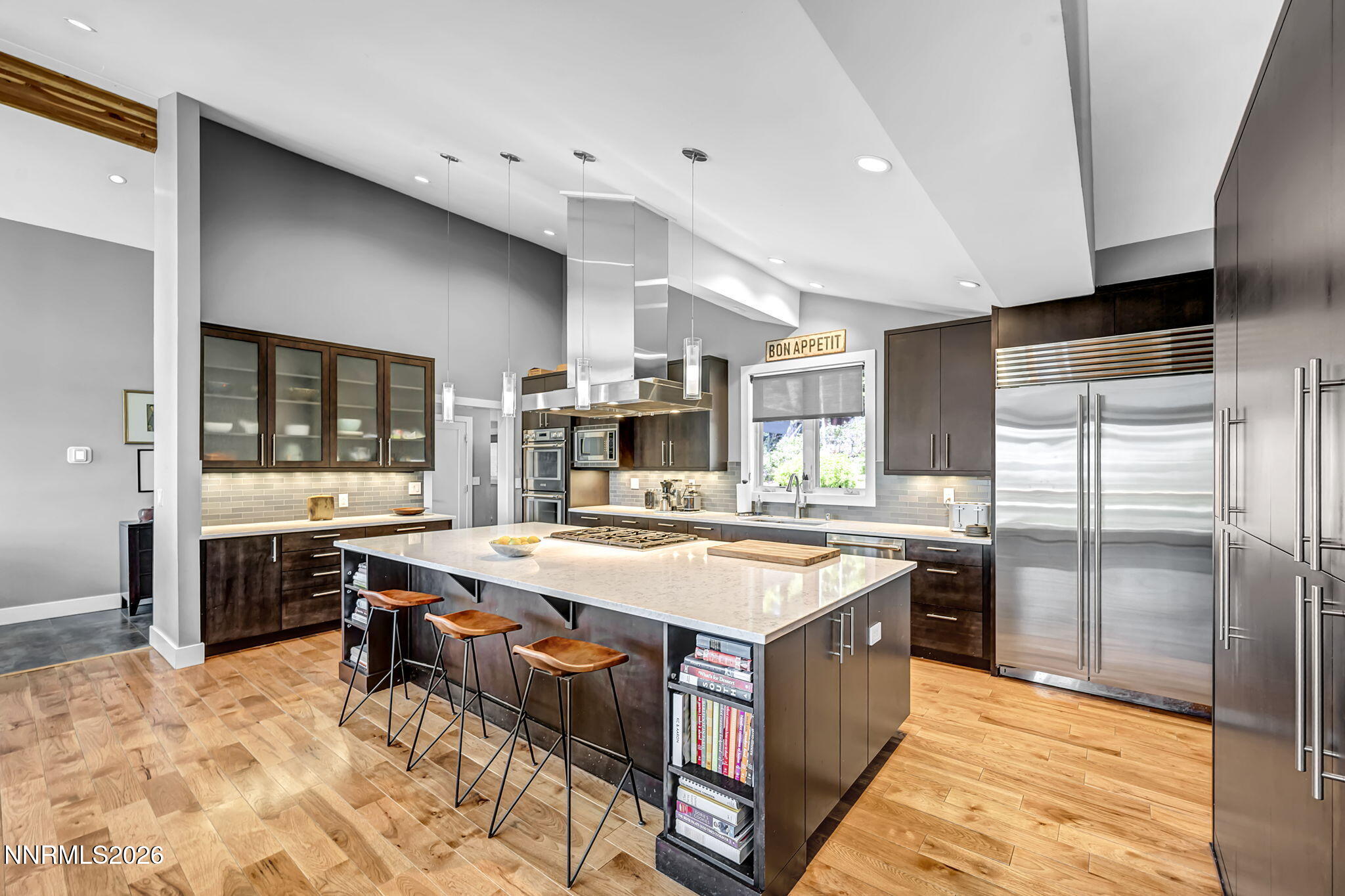 133-web-or-mls-615-woodridge-cir