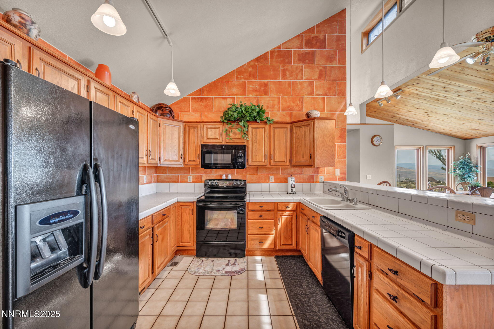 102-web-or-mls-16110-mt-rose-hwy