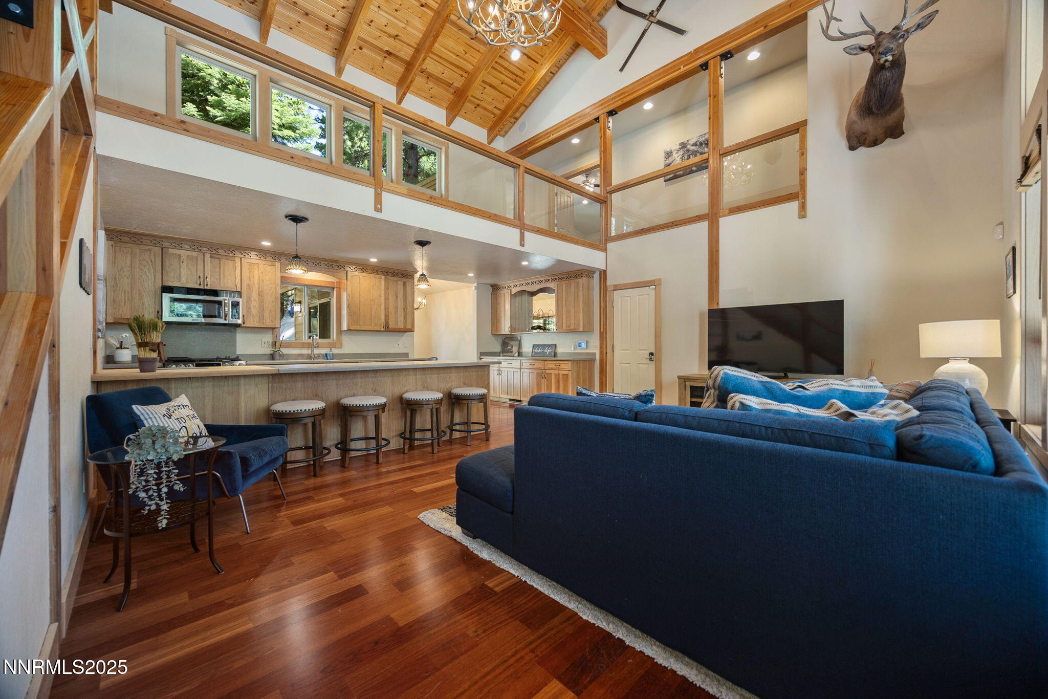 19-web-or-mls-734 Martis Peak-19