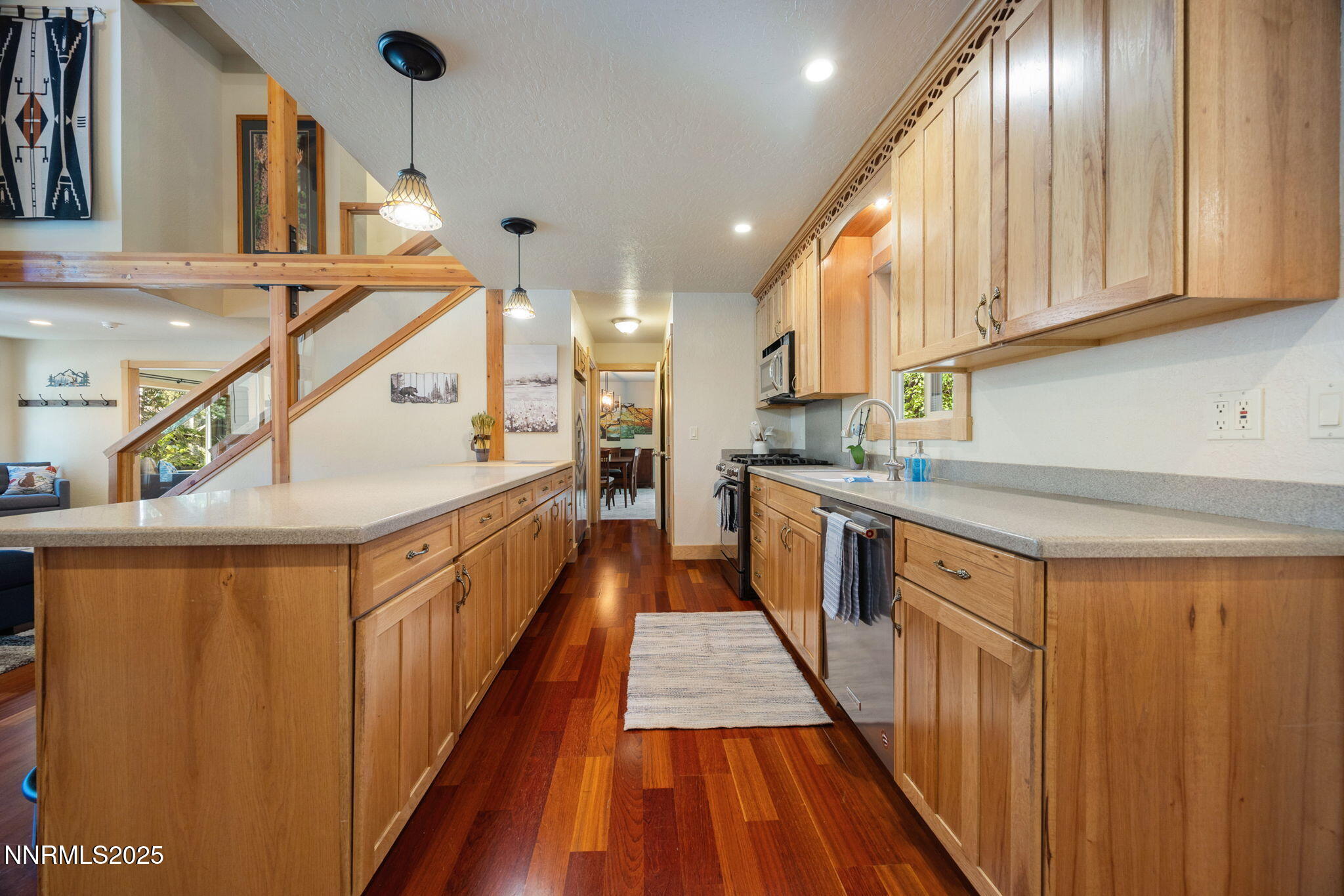 6-web-or-mls-734 Martis Peak-12