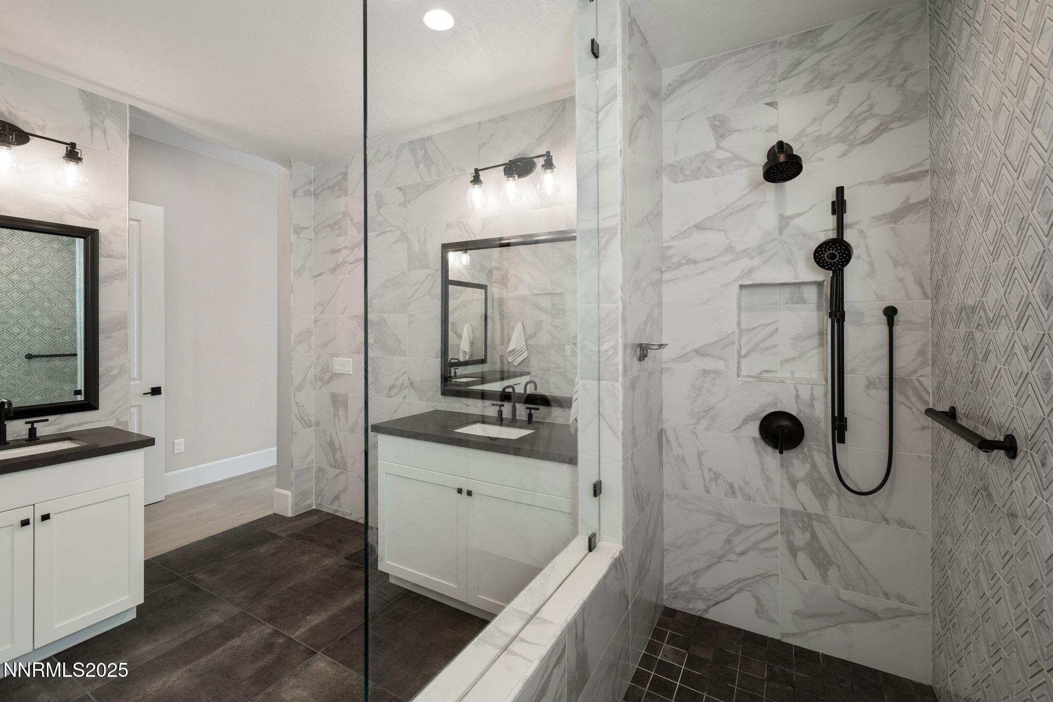 33-web-or-mls-5518 Dapplegray_-23