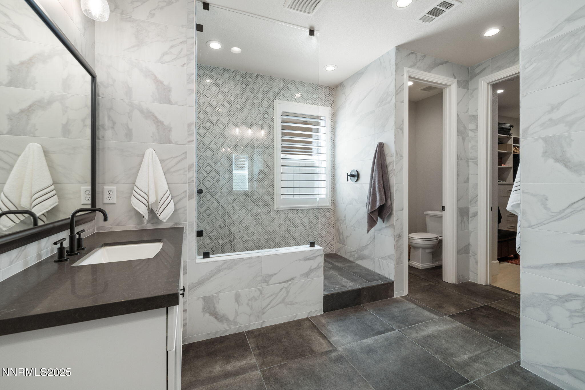 32-web-or-mls-5518 Dapplegray_-22