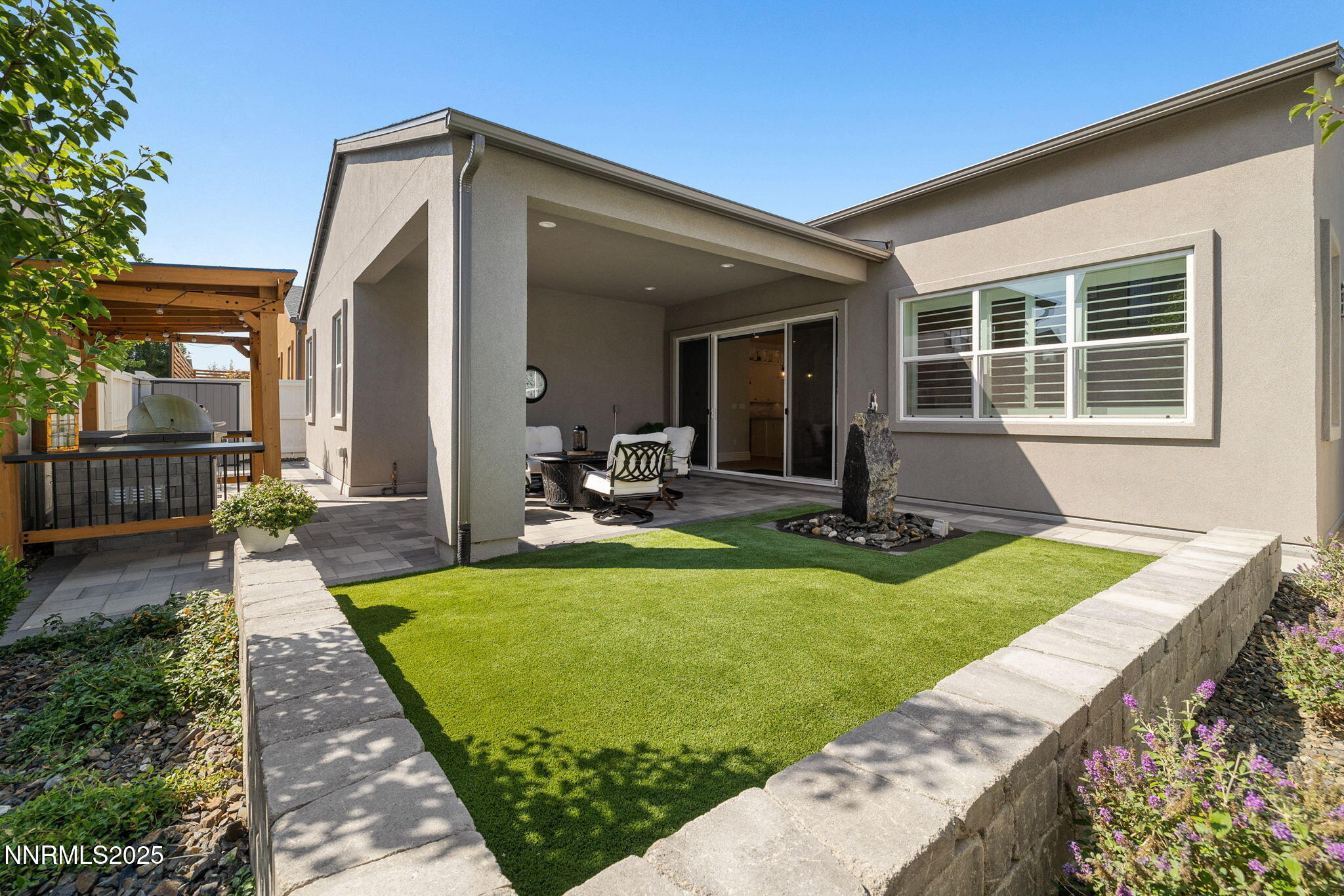 42-web-or-mls-5518 Dapplegray_-32