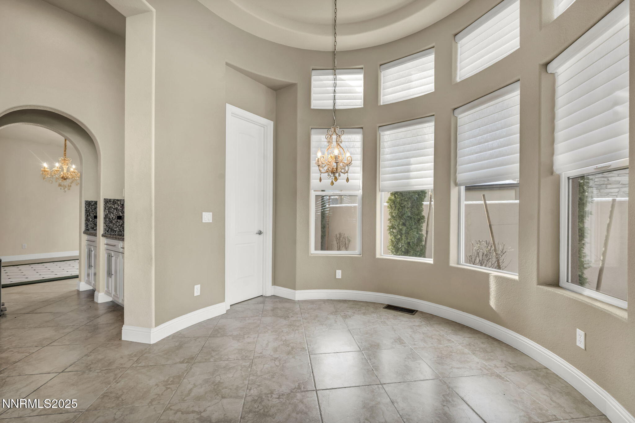 183-web-or-mls-10100-via-ponte