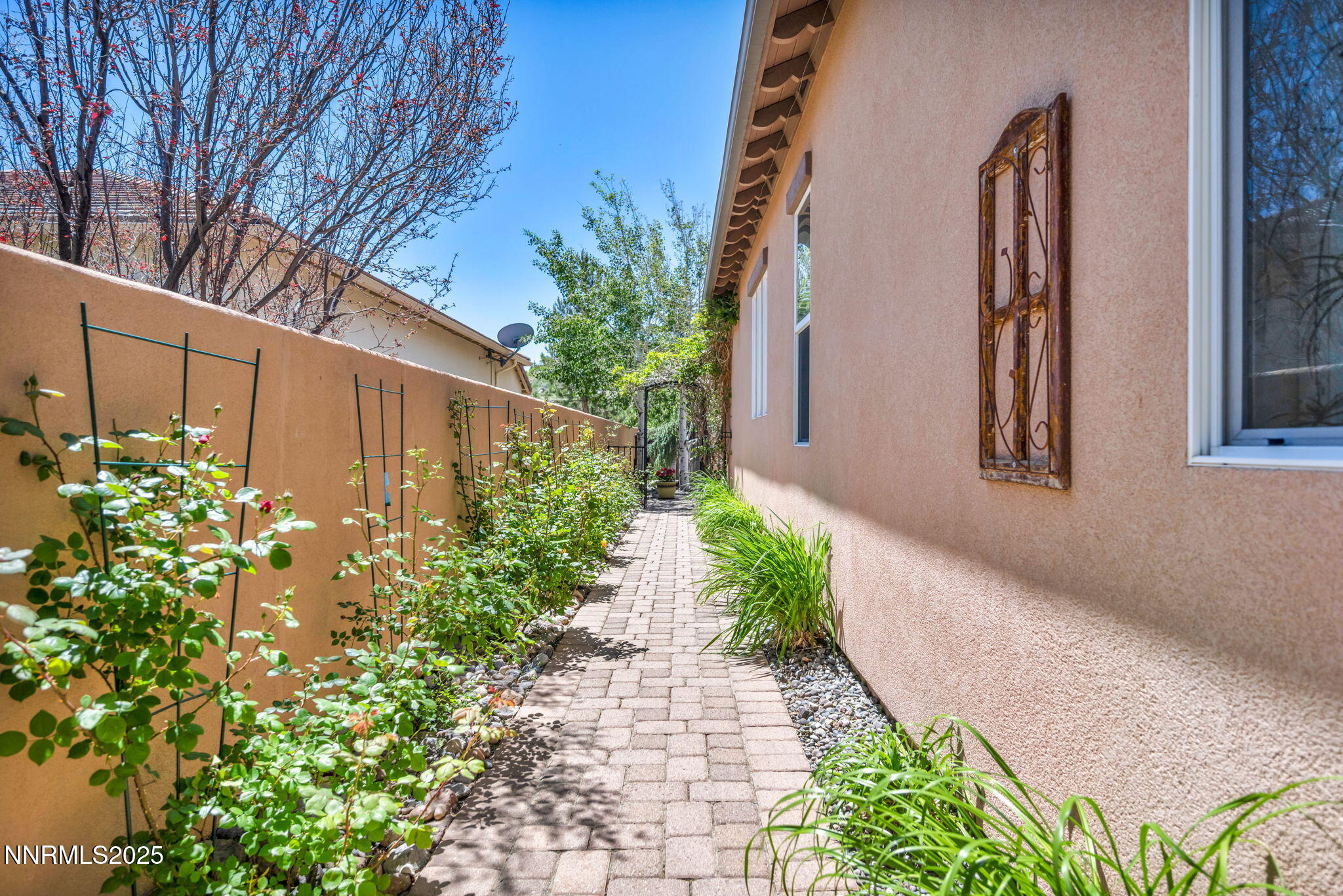 135-web-or-mls-10100-via-ponte