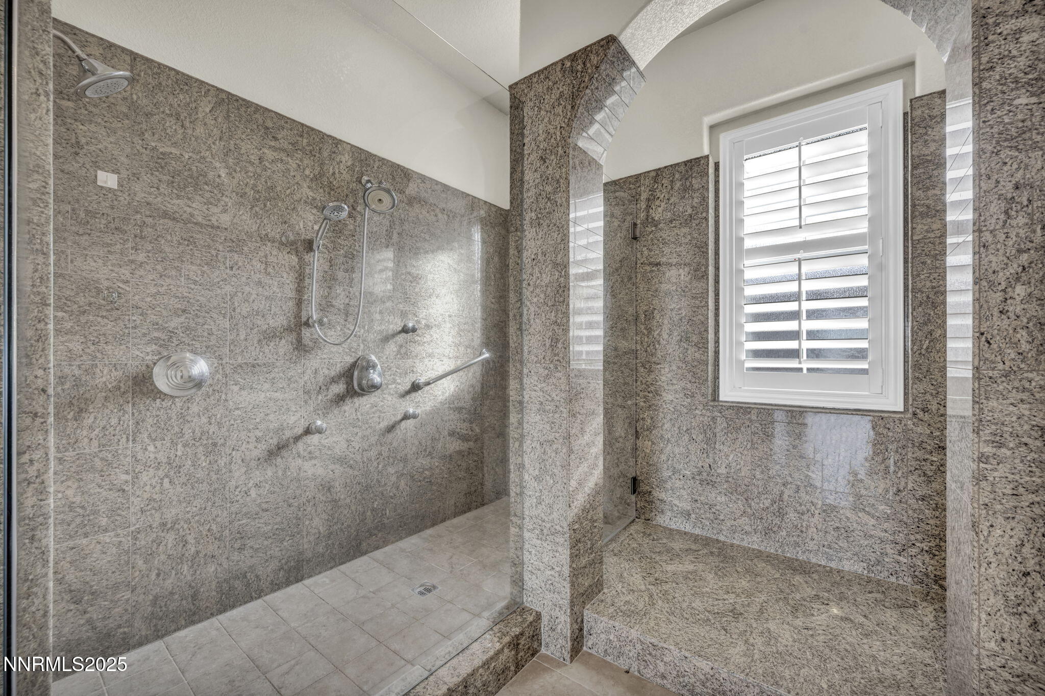 231-web-or-mls-10100-via-ponte