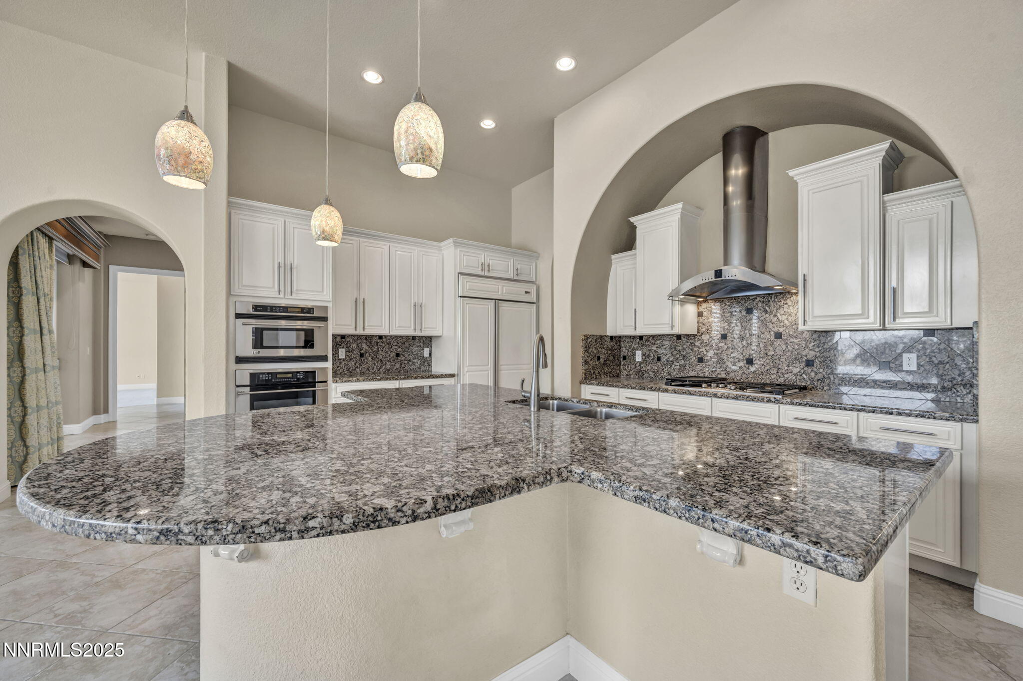 196-web-or-mls-10100-via-ponte