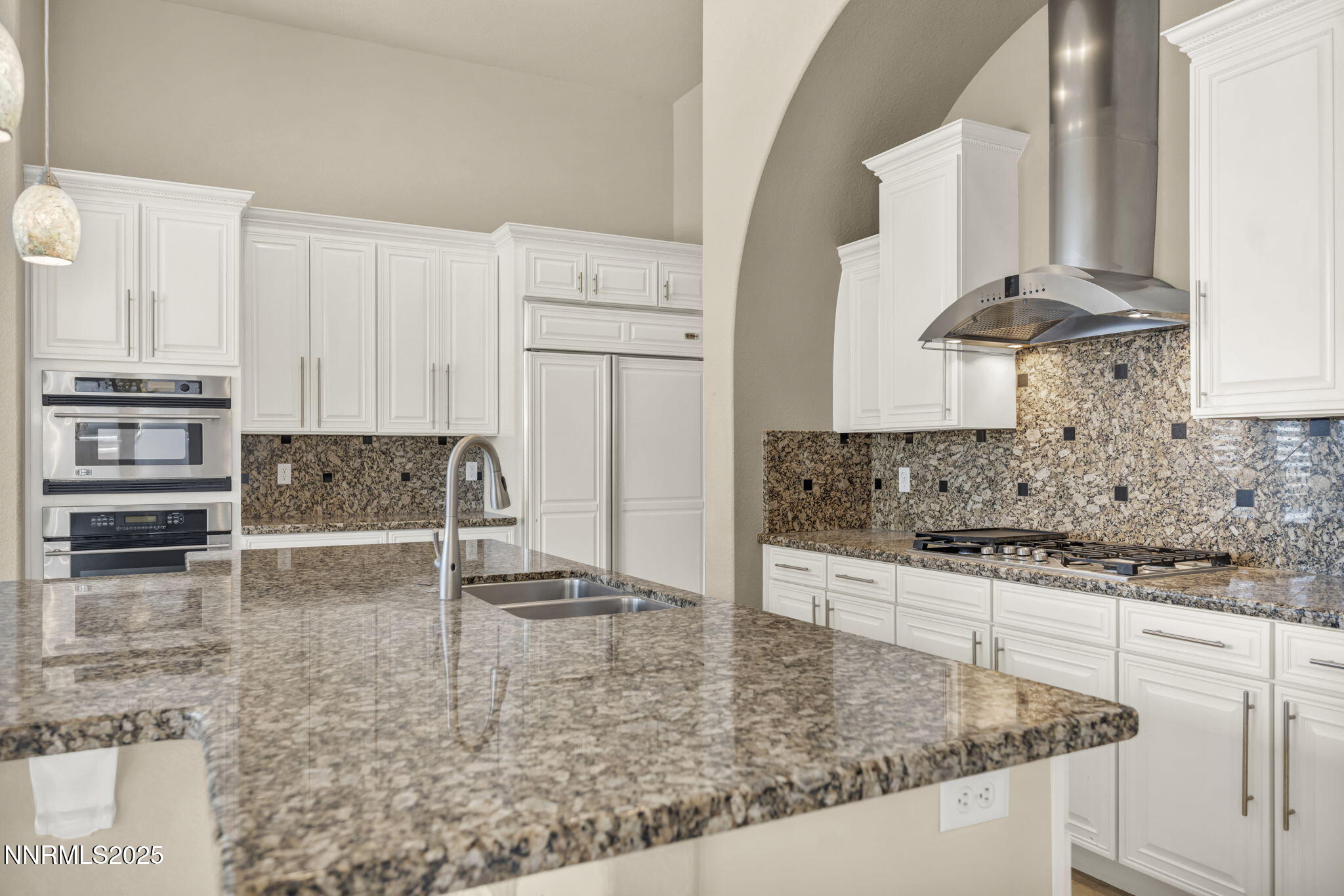 184-web-or-mls-10100-via-ponte