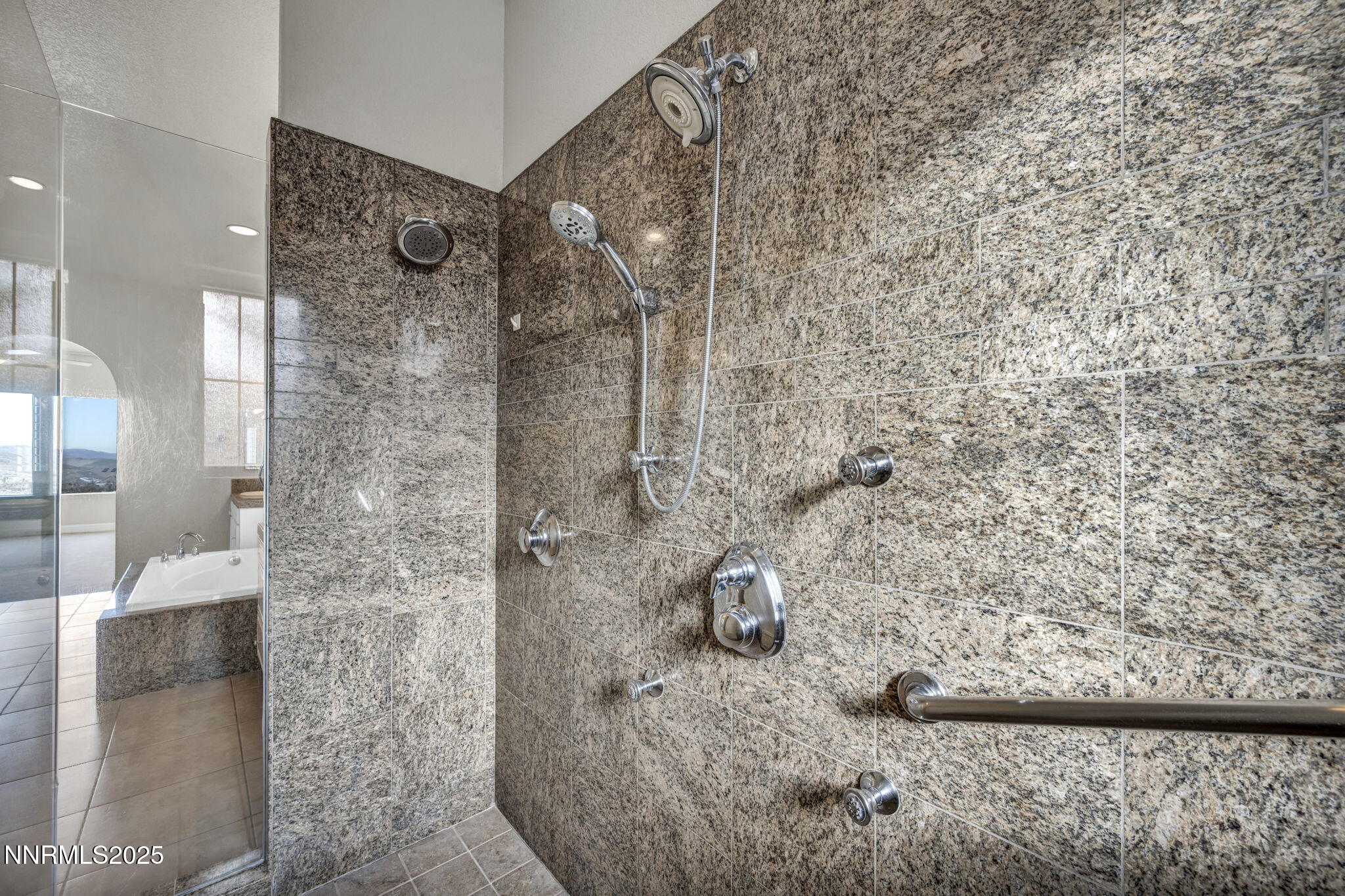 232-web-or-mls-10100-via-ponte