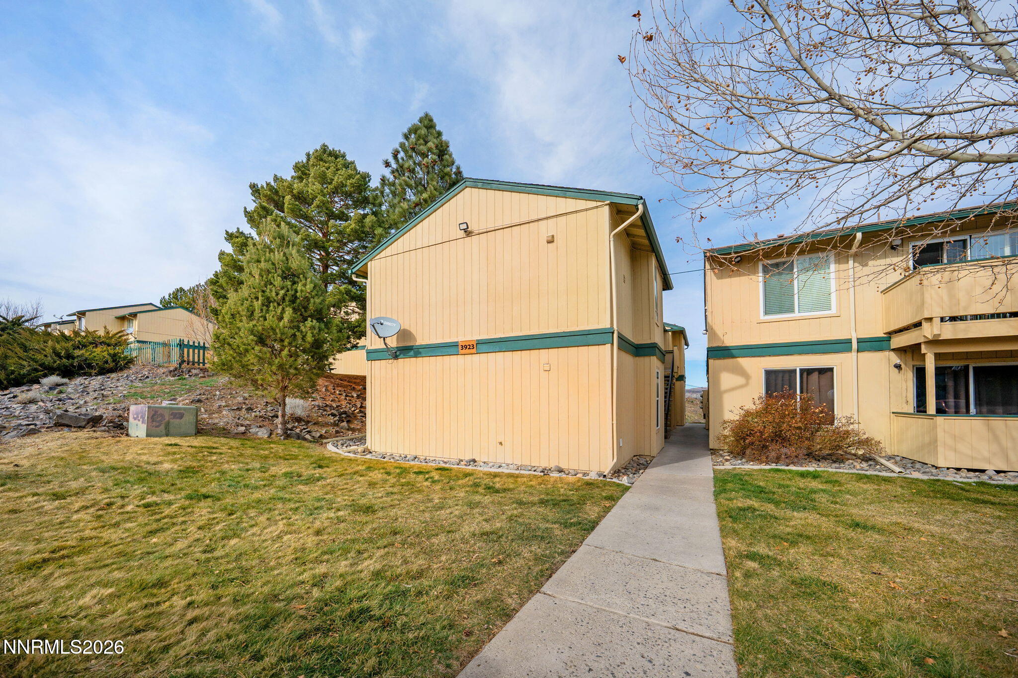 22-web-or-mls-3923 Clear Acre Ln 178-23