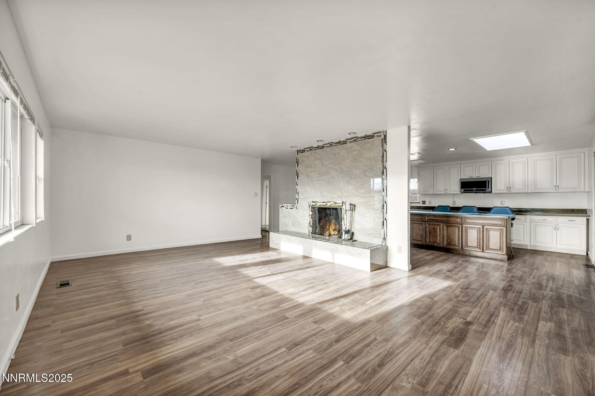 47-web-or-mls-3200-lodestar-ln