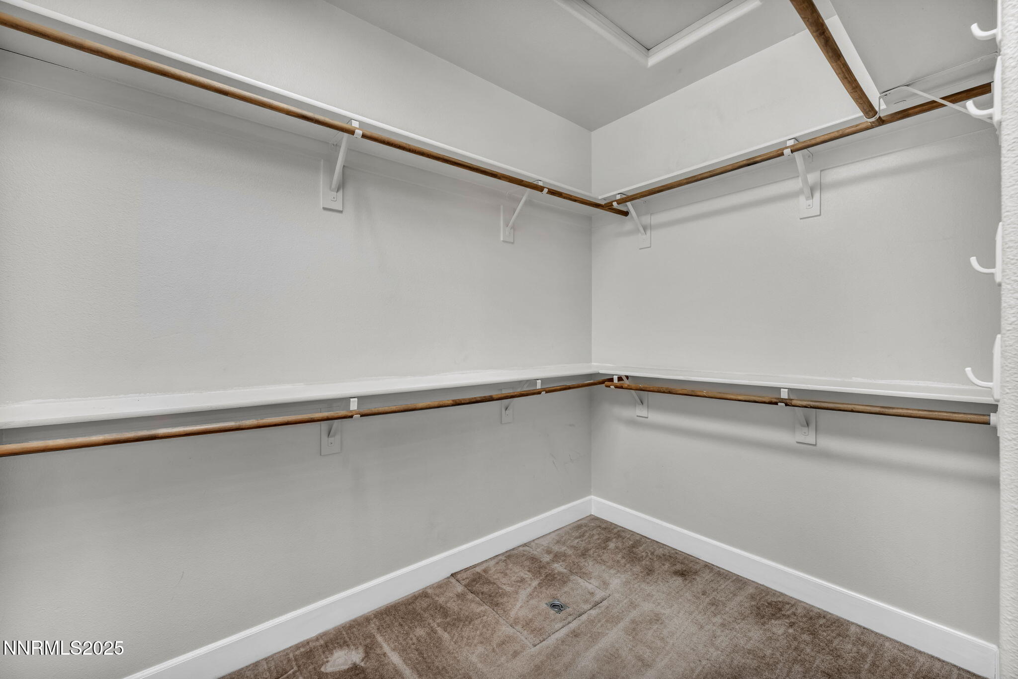 44-web-or-mls-965-aster-ln